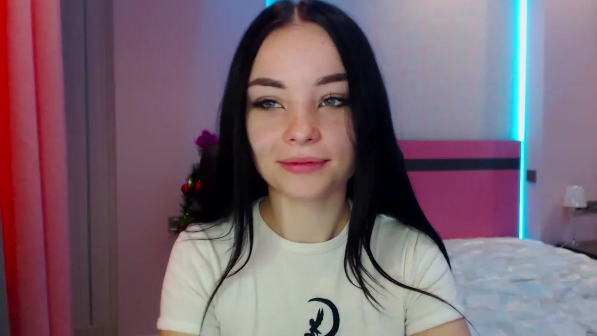 Gallery image thumbnail from SonyaOlsen's myfreecams stream on, 01/04/2023, 09:03 image 17 of 20