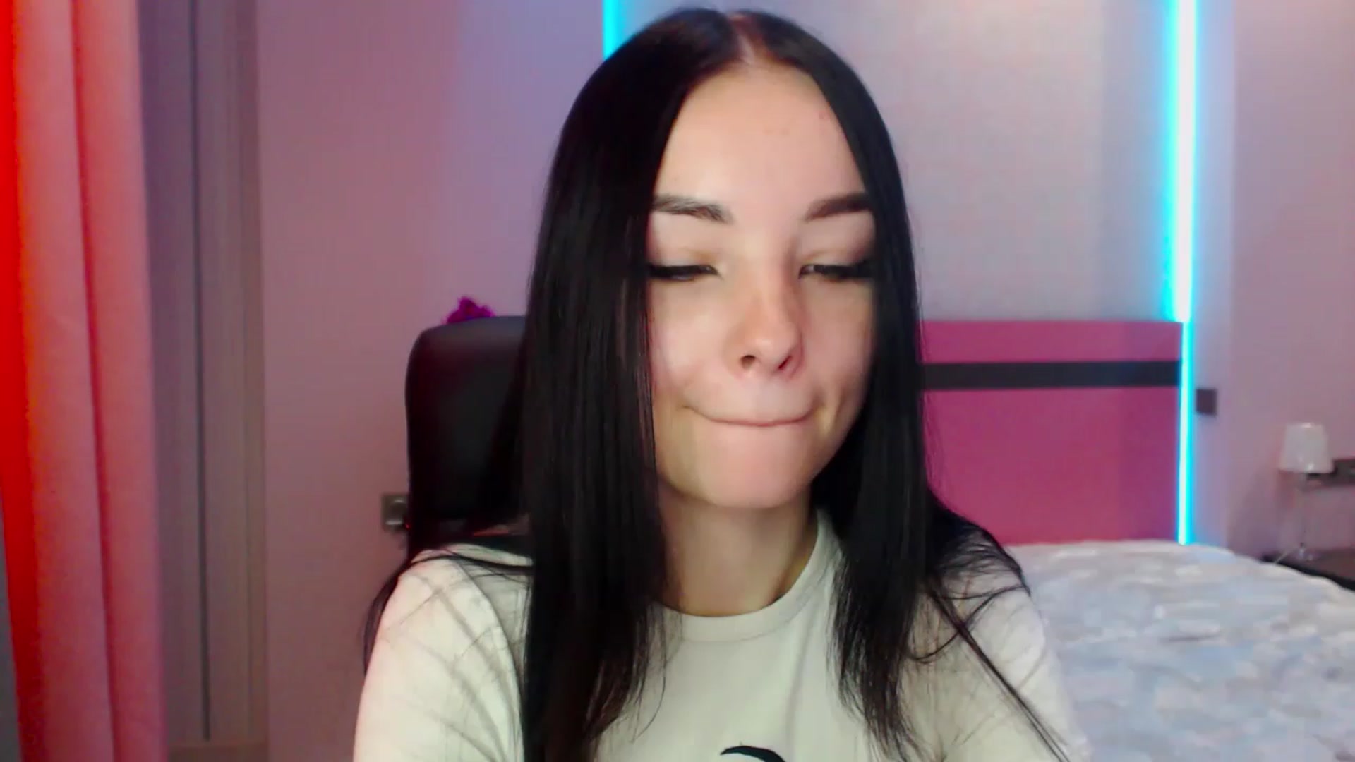 Gallery image thumbnail from SonyaOlsen's myfreecams stream on, 01/04/2023, 09:57 image 7 of 20