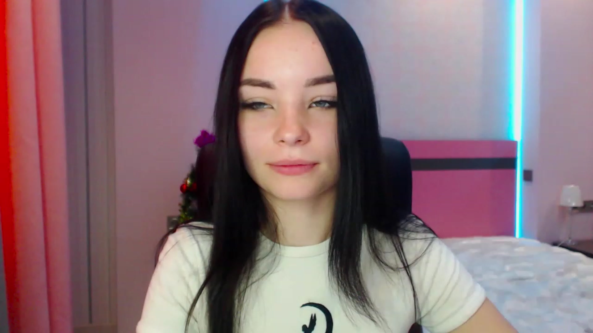Gallery image thumbnail from SonyaOlsen's myfreecams stream on, 01/04/2023, 09:57 image 10 of 20