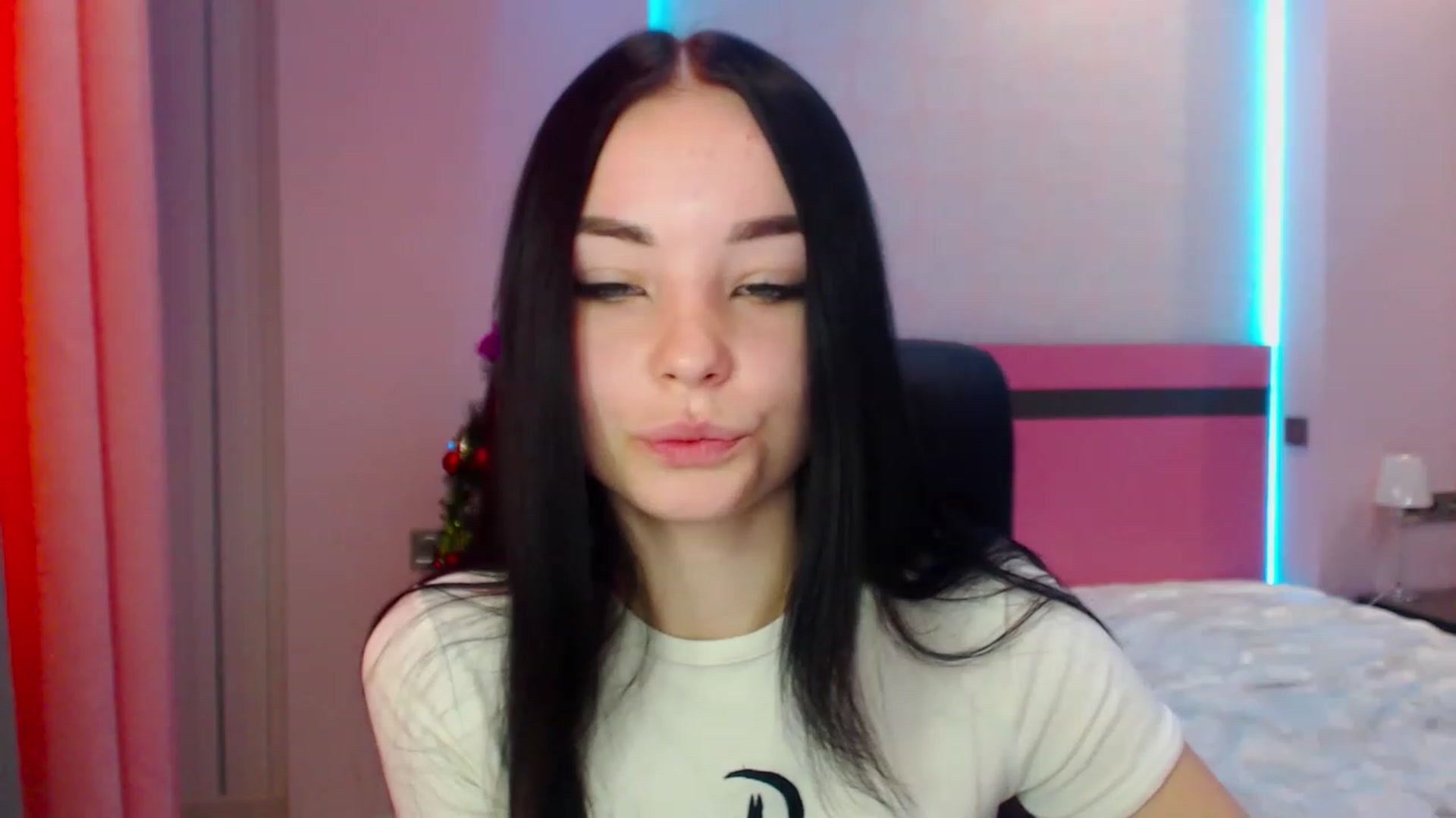 Gallery image thumbnail from SonyaOlsen's myfreecams stream on, 01/04/2023, 09:57 image 5 of 20