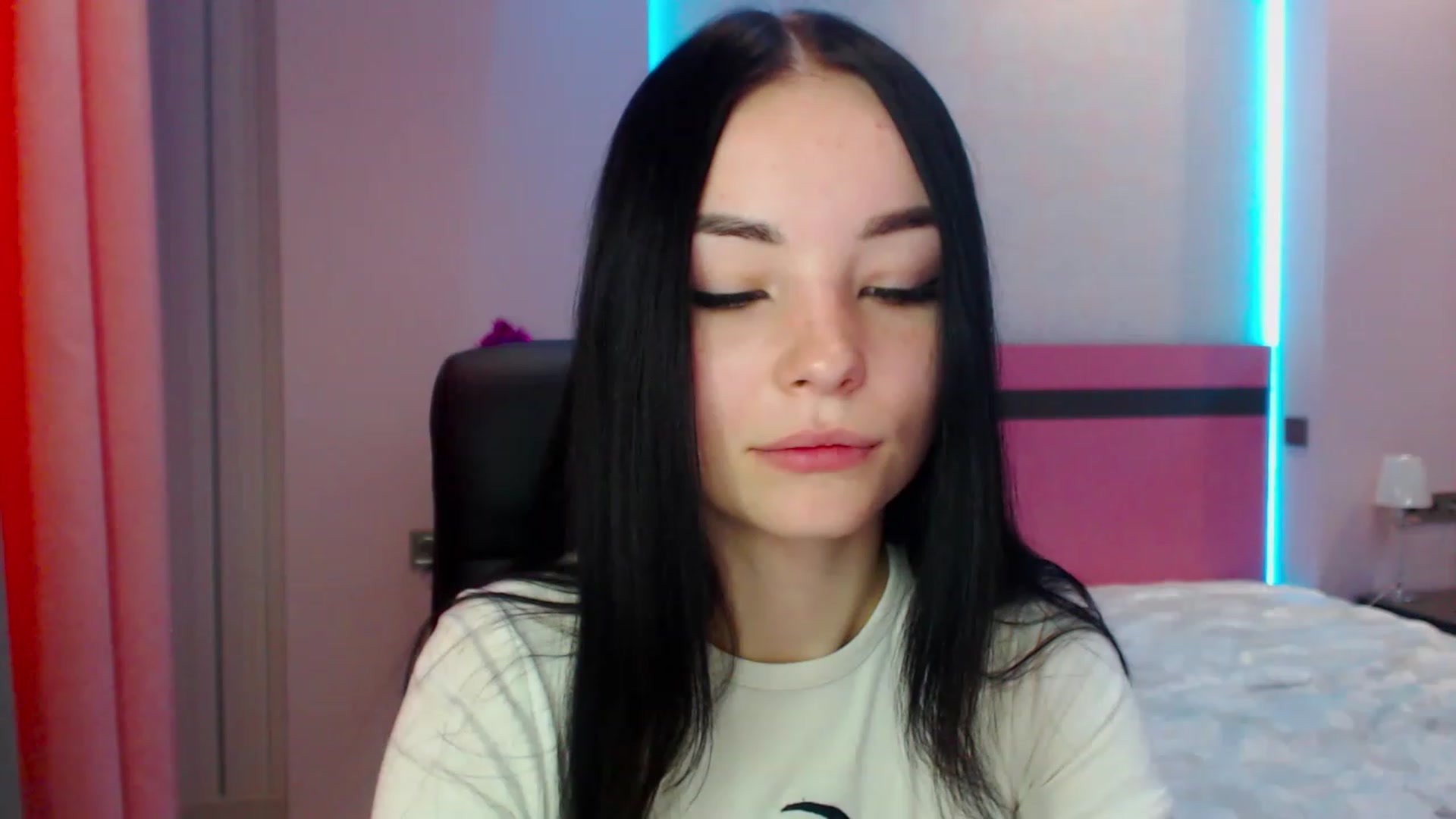 Gallery image thumbnail from SonyaOlsen's myfreecams stream on, 01/04/2023, 09:57 image 4 of 20