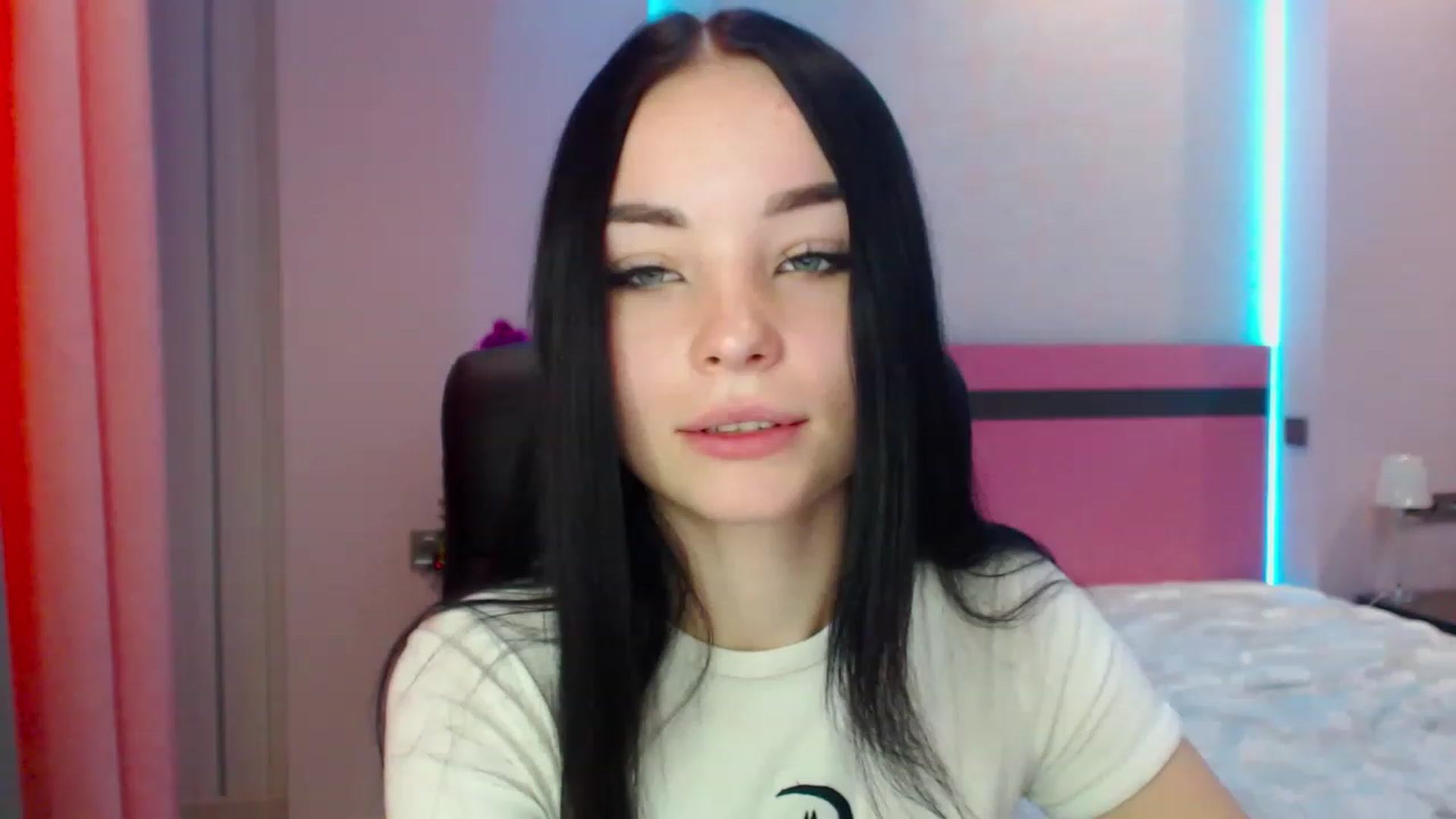 Gallery image thumbnail from SonyaOlsen's myfreecams stream on, 01/04/2023, 09:57 image 3 of 20