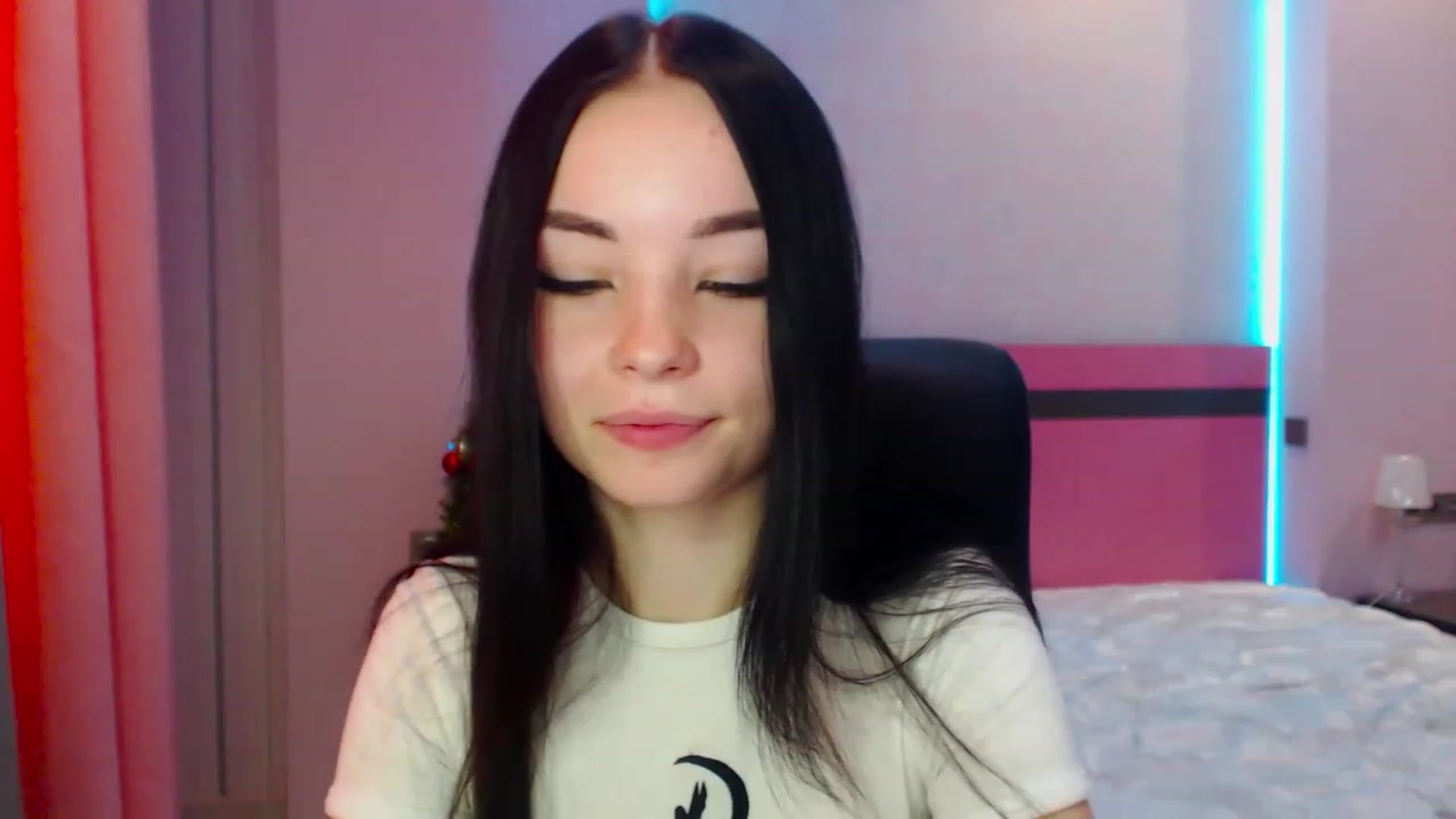 Gallery image thumbnail from SonyaOlsen's myfreecams stream on, 01/04/2023, 09:57 image 8 of 20