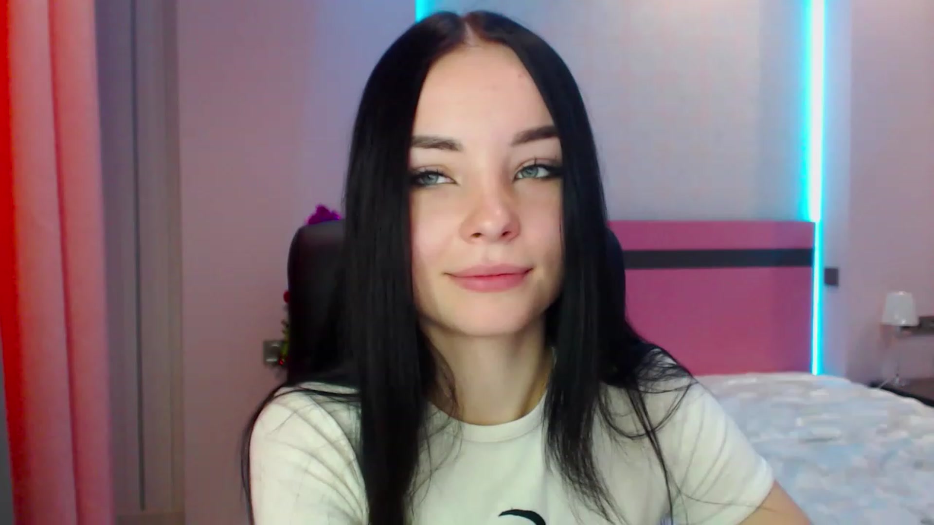 Gallery image thumbnail from SonyaOlsen's myfreecams stream on, 01/04/2023, 09:57 image 9 of 20