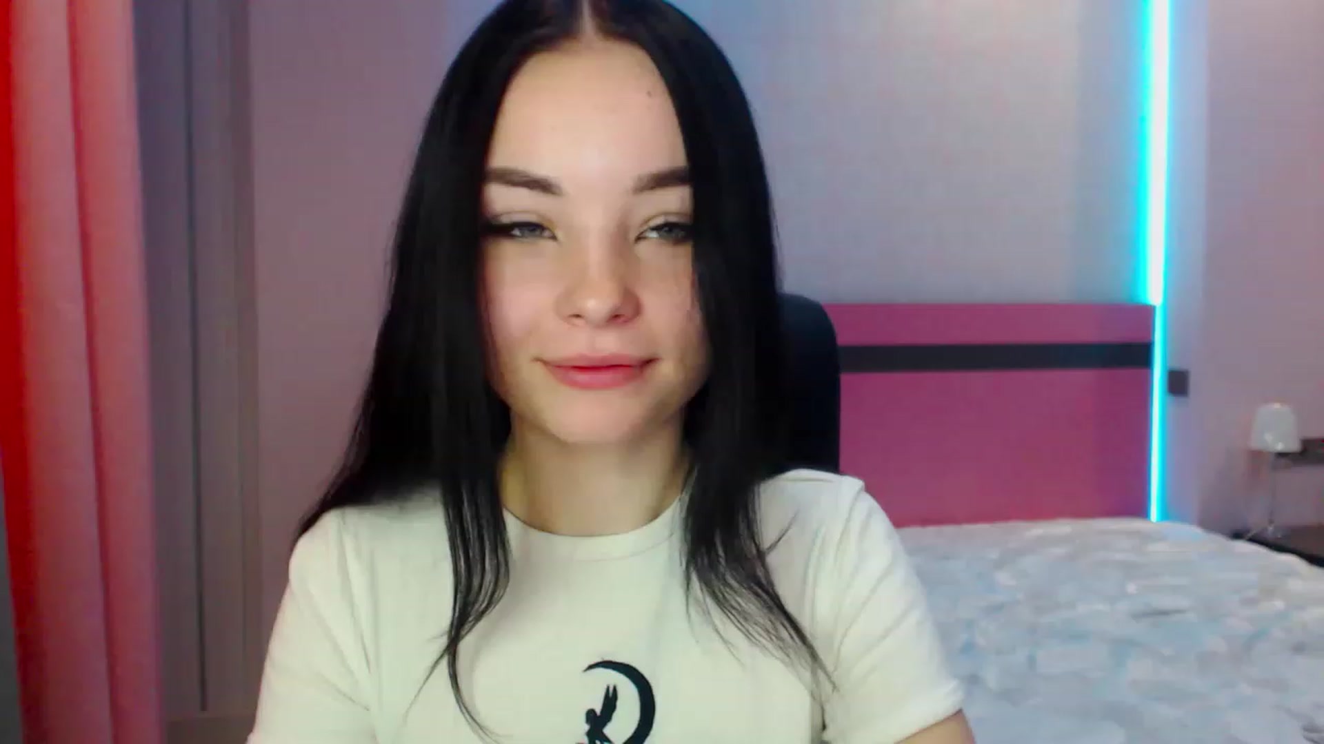 Gallery image thumbnail from SonyaOlsen's myfreecams stream on, 01/04/2023, 09:57 image 14 of 20