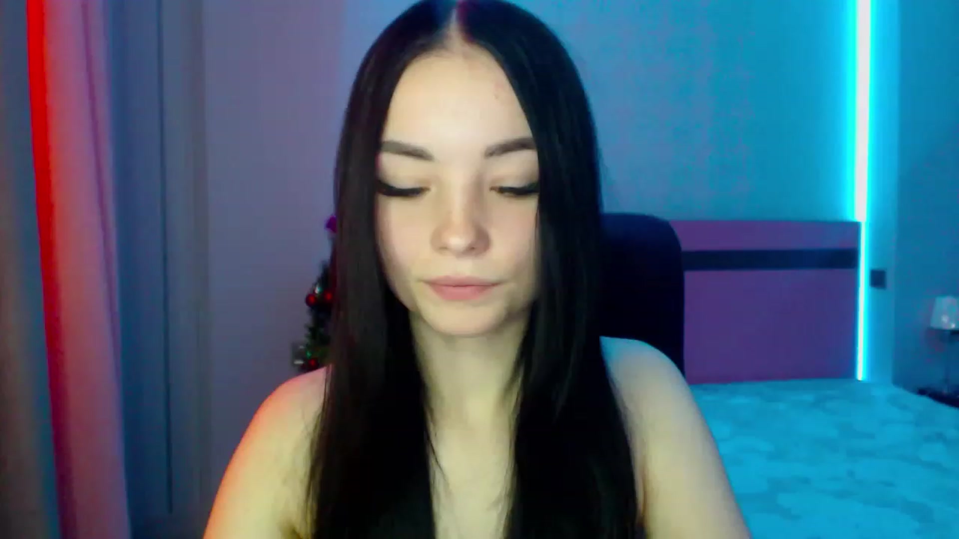 Gallery image thumbnail from SonyaOlsen's myfreecams stream on, 01/07/2023, 07:51 image 10 of 20