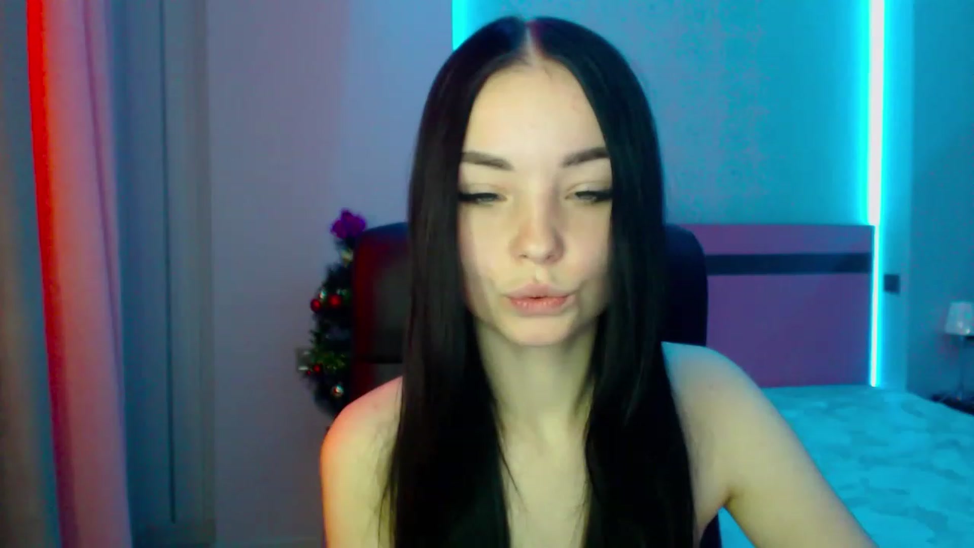 Gallery image thumbnail from SonyaOlsen's myfreecams stream on, 01/07/2023, 07:51 image 12 of 20