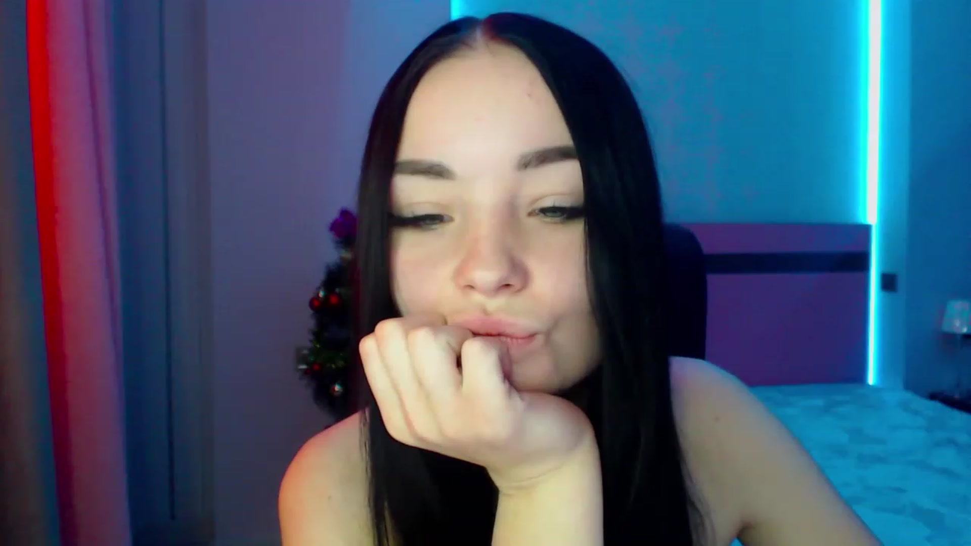 Gallery image thumbnail from SonyaOlsen's myfreecams stream on, 01/07/2023, 07:51 image 5 of 20