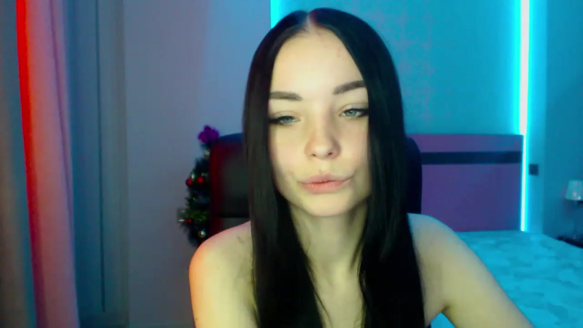 Gallery image thumbnail from SonyaOlsen's myfreecams stream on, 01/07/2023, 07:51 image 15 of 20