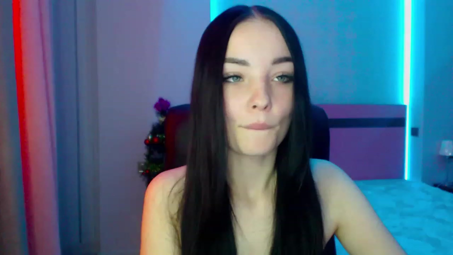 Gallery image thumbnail from SonyaOlsen's myfreecams stream on, 01/07/2023, 07:51 image 6 of 20