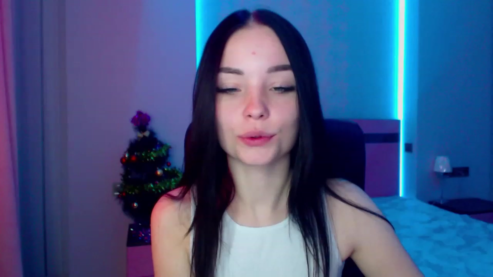 Gallery image thumbnail from SonyaOlsen's myfreecams stream on, 01/09/2023, 07:56 image 2 of 20