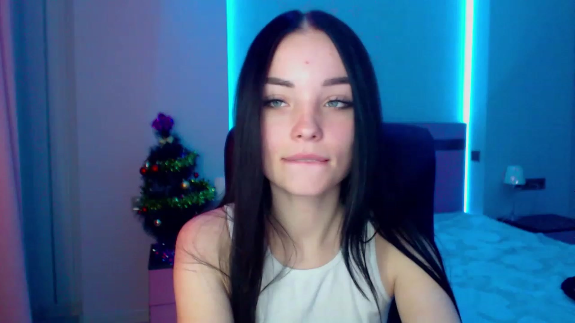 Gallery image thumbnail from SonyaOlsen's myfreecams stream on, 01/09/2023, 09:17 image 17 of 20