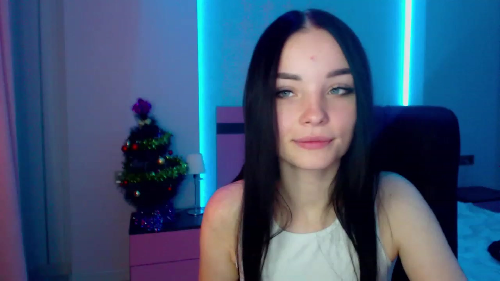 Gallery image thumbnail from SonyaOlsen's myfreecams stream on, 01/09/2023, 09:17 image 13 of 20