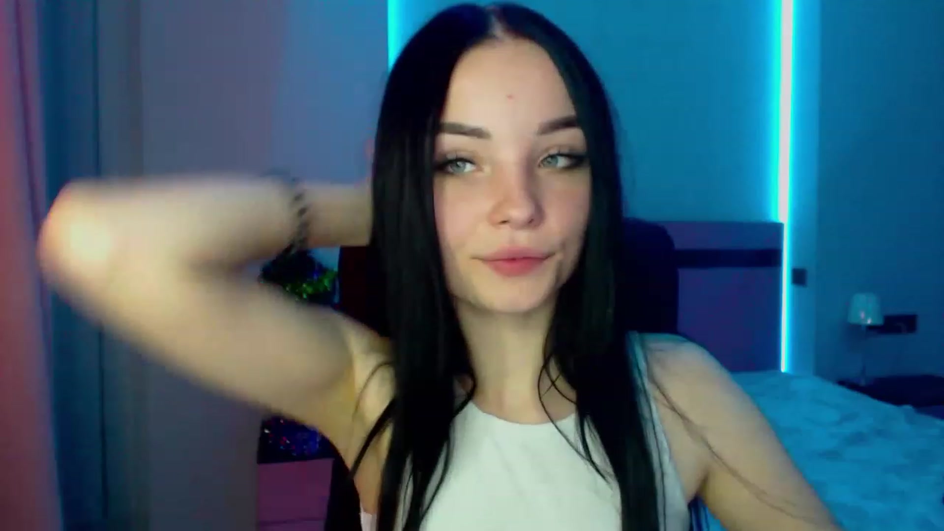 Gallery image thumbnail from SonyaOlsen's myfreecams stream on, 01/09/2023, 10:20 image 6 of 20