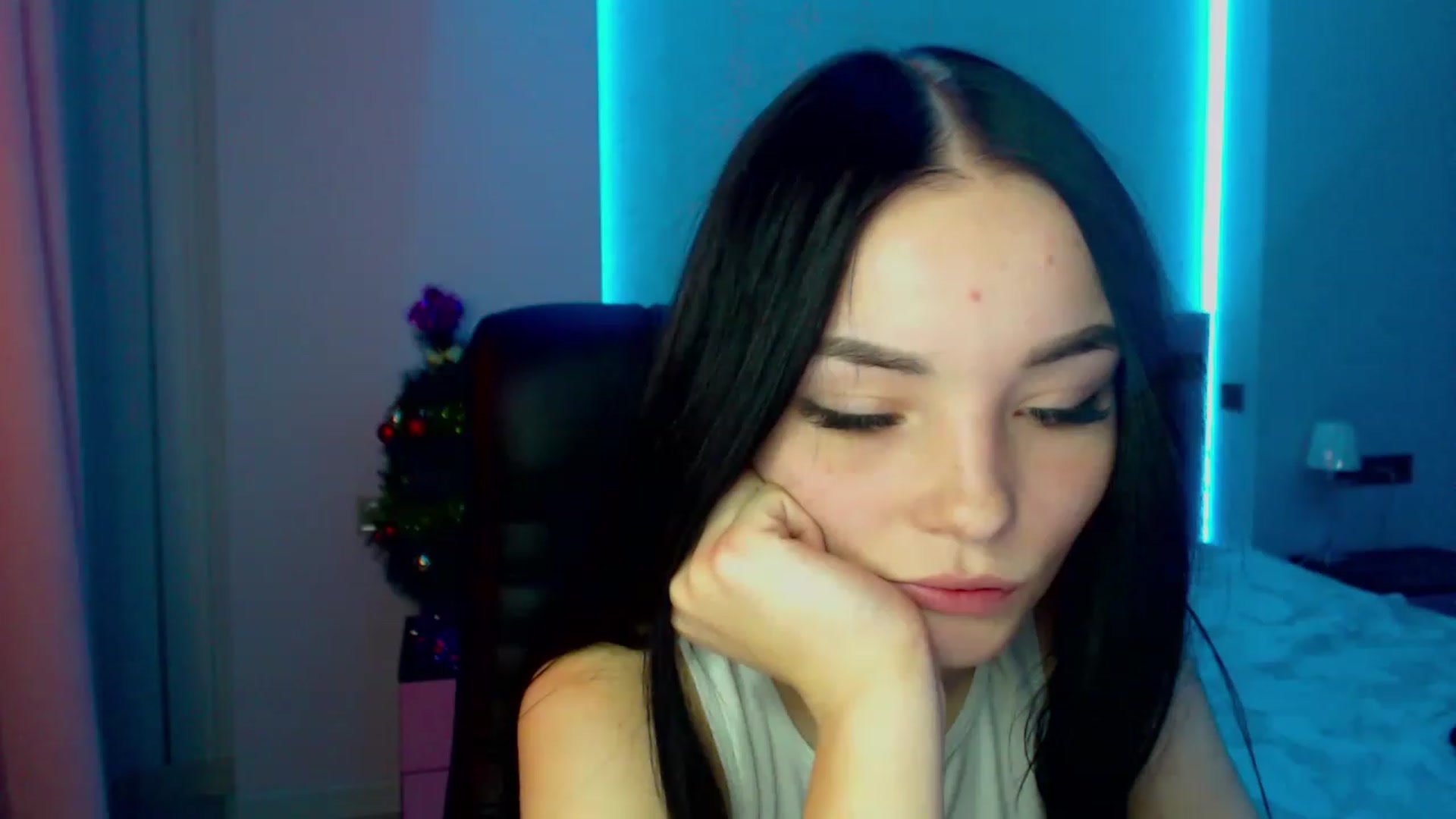 Gallery image thumbnail from SonyaOlsen's myfreecams stream on, 01/09/2023, 10:20 image 1 of 20