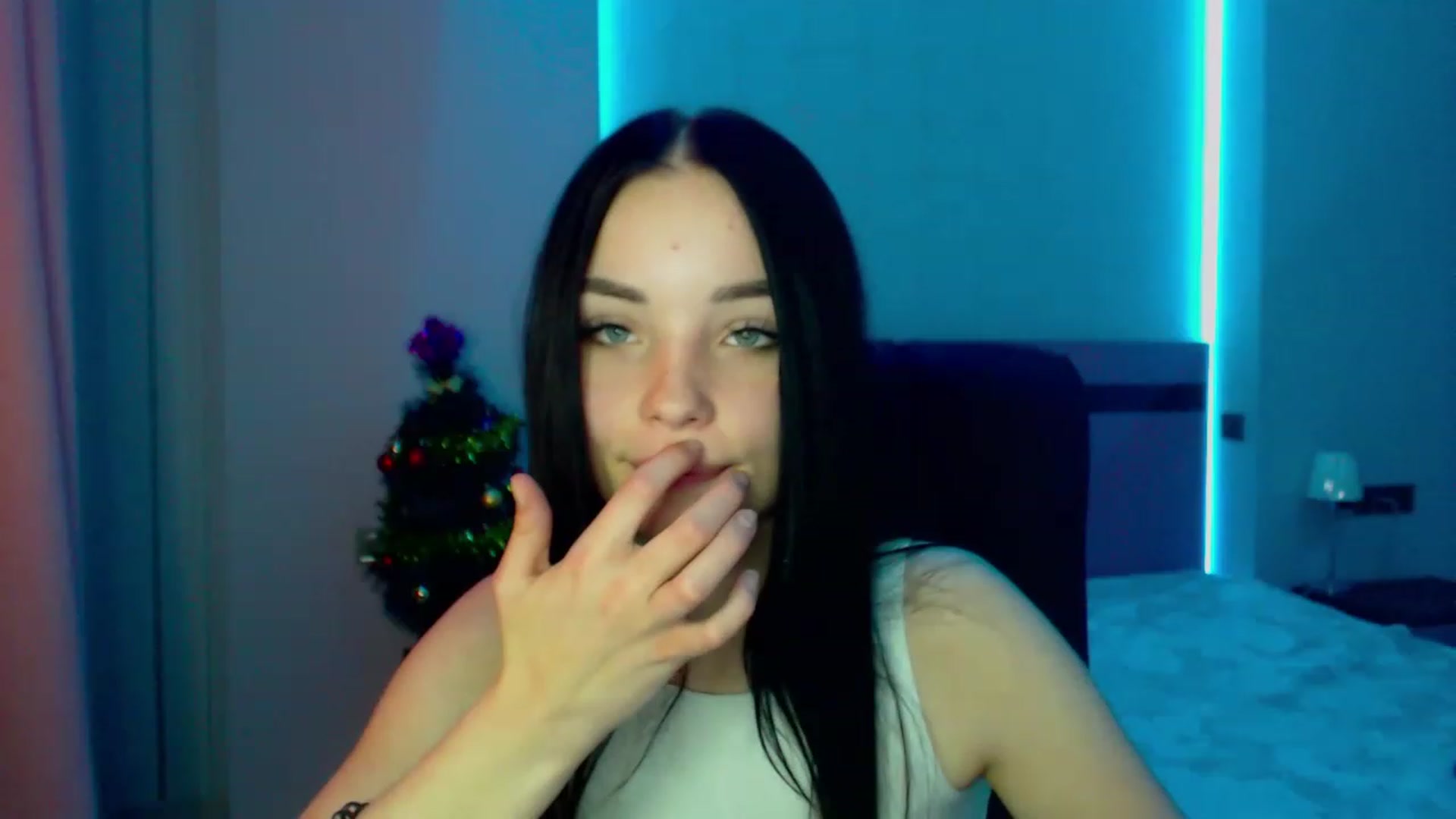 Gallery image thumbnail from SonyaOlsen's myfreecams stream on, 01/09/2023, 10:20 image 10 of 20