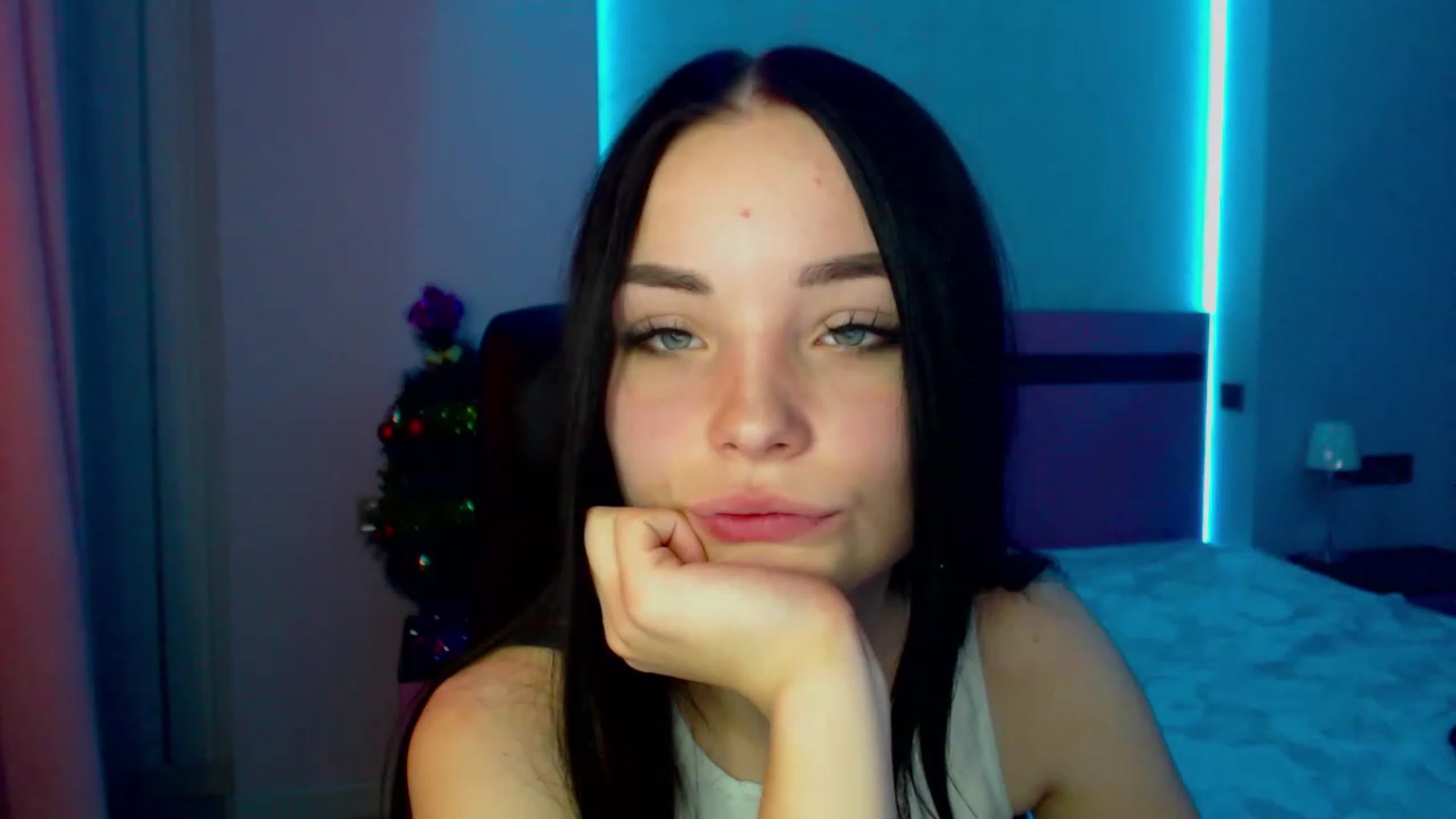 Gallery image thumbnail from SonyaOlsen's myfreecams stream on, 01/09/2023, 10:20 image 5 of 20