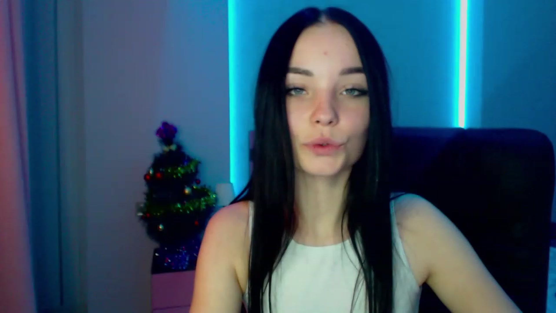 Gallery image thumbnail from SonyaOlsen's myfreecams stream on, 01/09/2023, 10:20 image 13 of 20