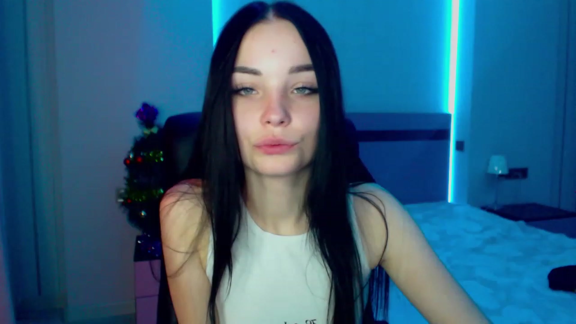 Gallery image thumbnail from SonyaOlsen's myfreecams stream on, 01/09/2023, 11:48 image 18 of 20