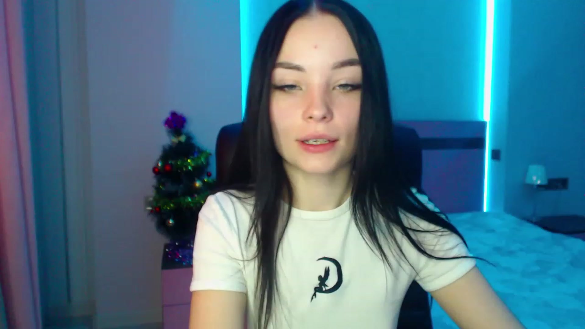 Gallery image thumbnail from SonyaOlsen's myfreecams stream on, 01/10/2023, 08:24 image 14 of 20