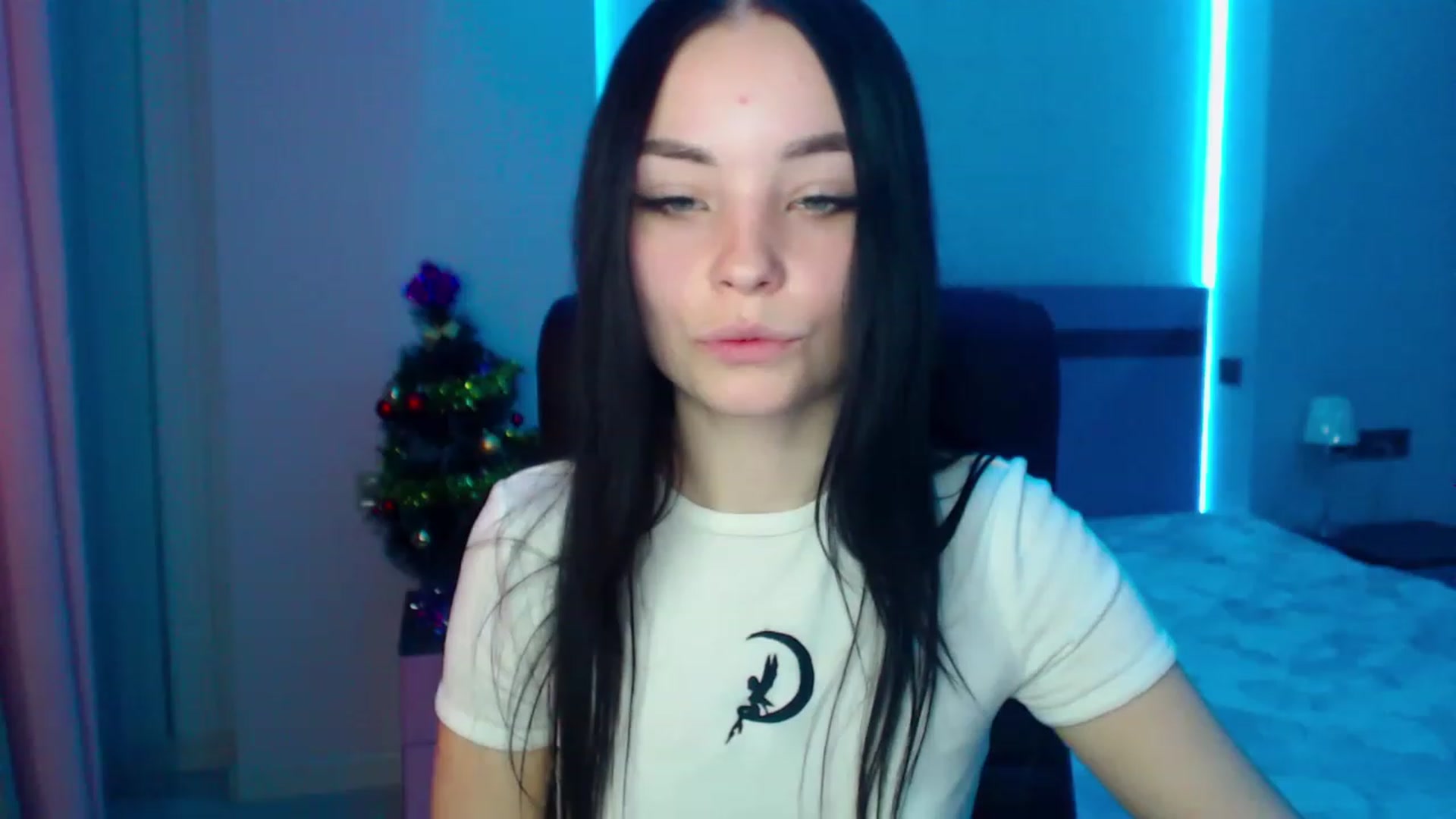 Gallery image thumbnail from SonyaOlsen's myfreecams stream on, 01/10/2023, 08:24 image 6 of 20