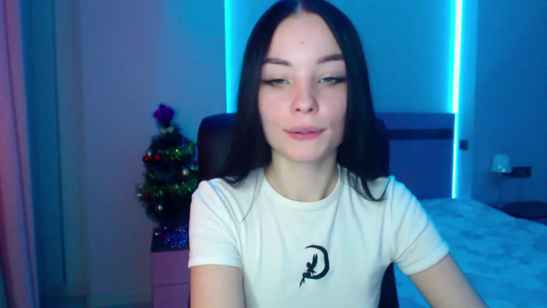 Gallery image thumbnail from SonyaOlsen's myfreecams stream on, 01/10/2023, 08:24 image 17 of 20