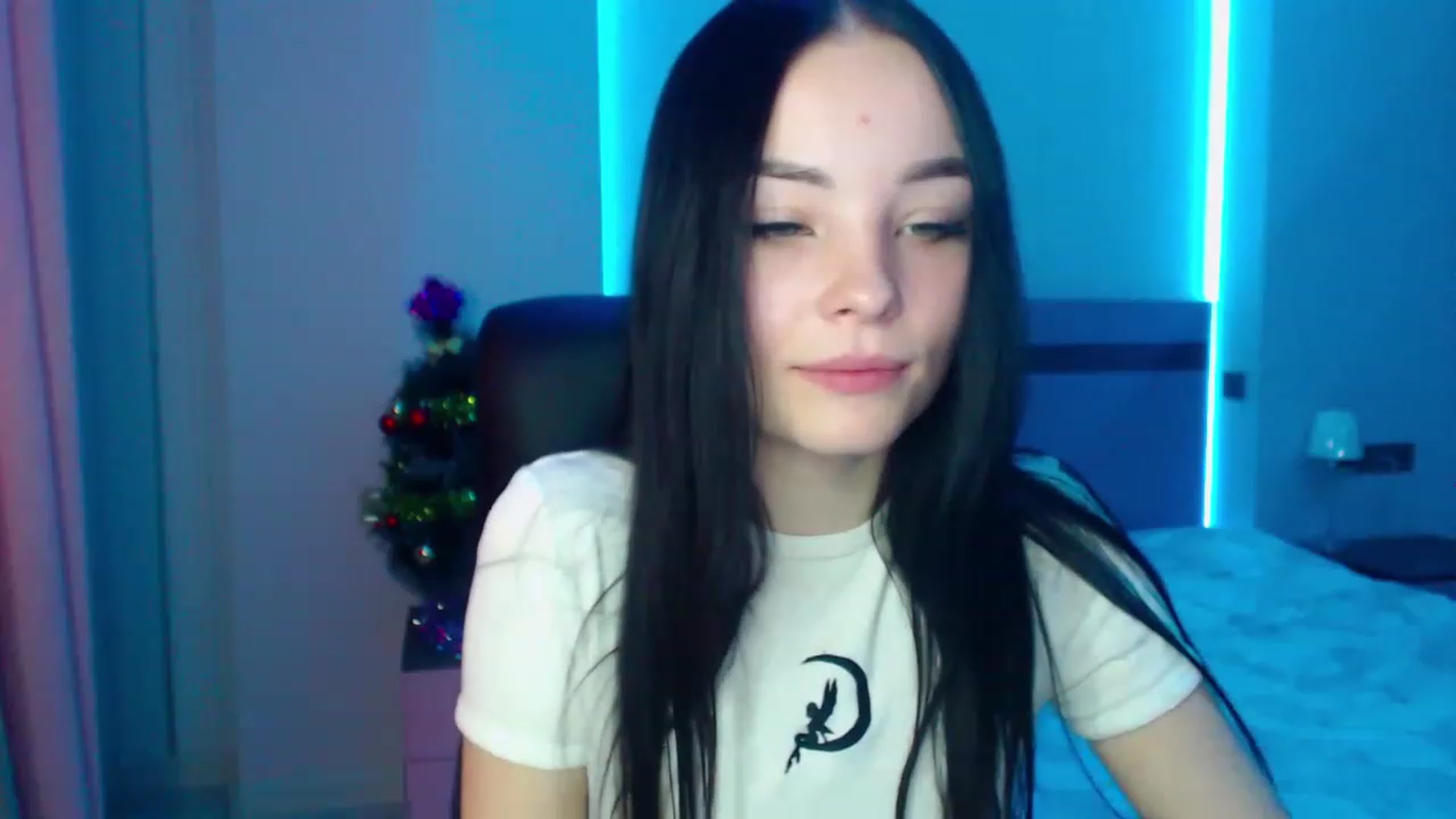 Gallery image thumbnail from SonyaOlsen's myfreecams stream on, 01/10/2023, 08:24 image 9 of 20