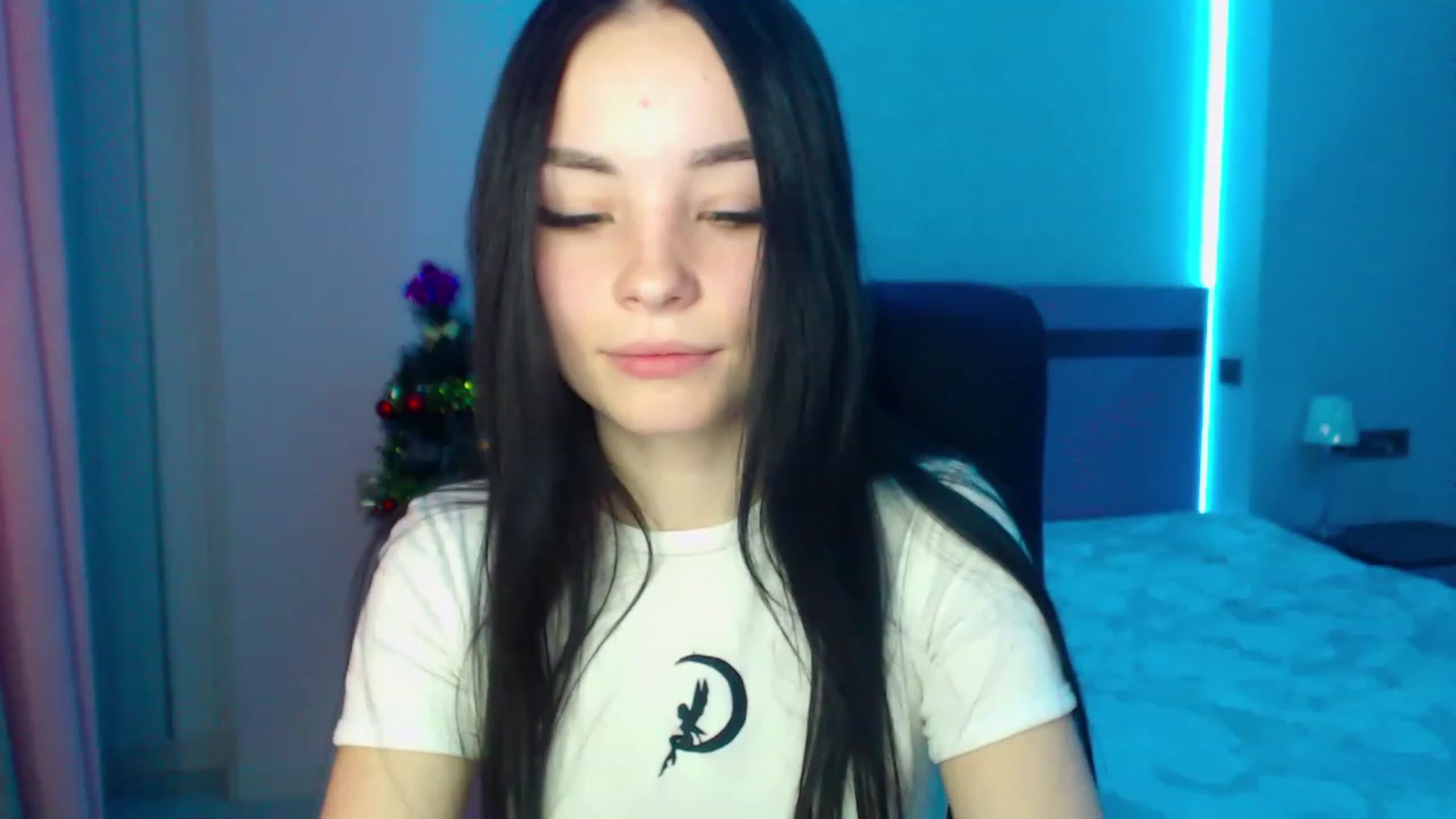 Gallery image thumbnail from SonyaOlsen's myfreecams stream on, 01/10/2023, 08:24 image 4 of 20