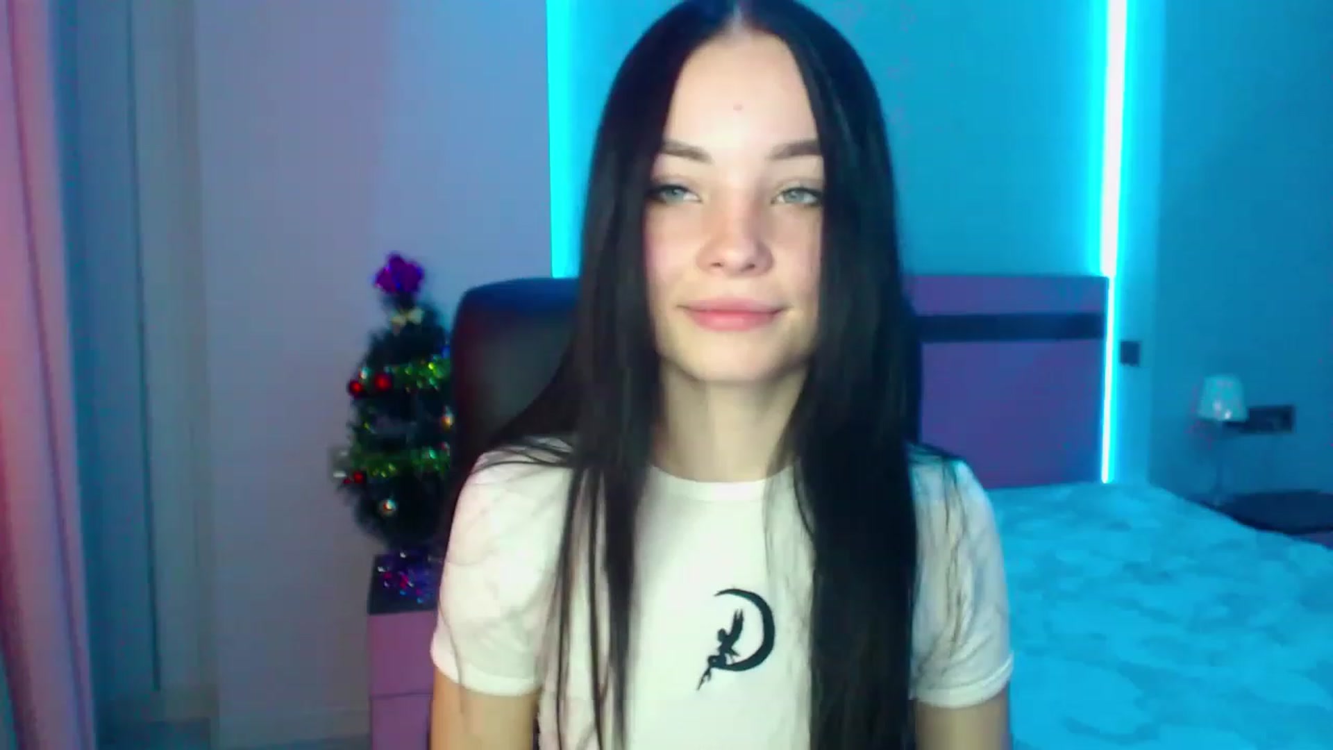 Gallery image thumbnail from SonyaOlsen's myfreecams stream on, 01/10/2023, 08:41 image 2 of 20
