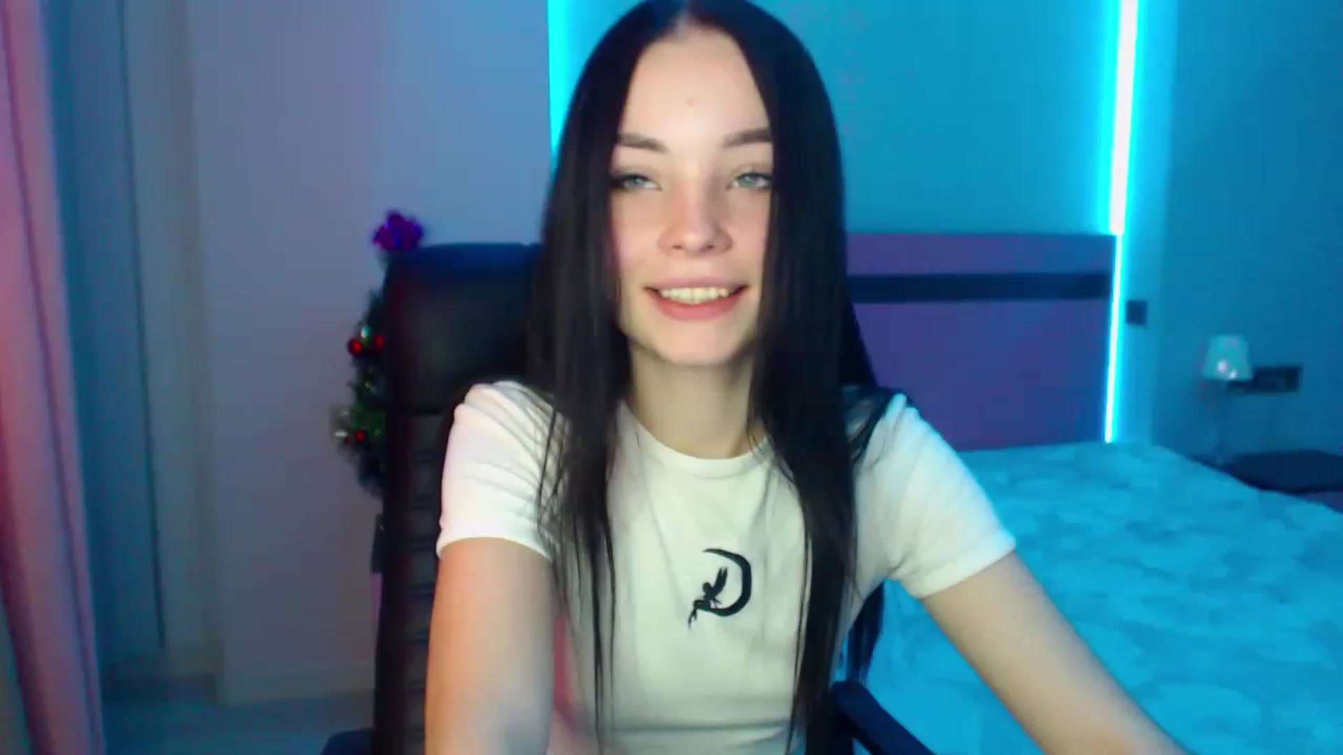 Gallery image thumbnail from SonyaOlsen's myfreecams stream on, 01/10/2023, 08:41 image 13 of 20