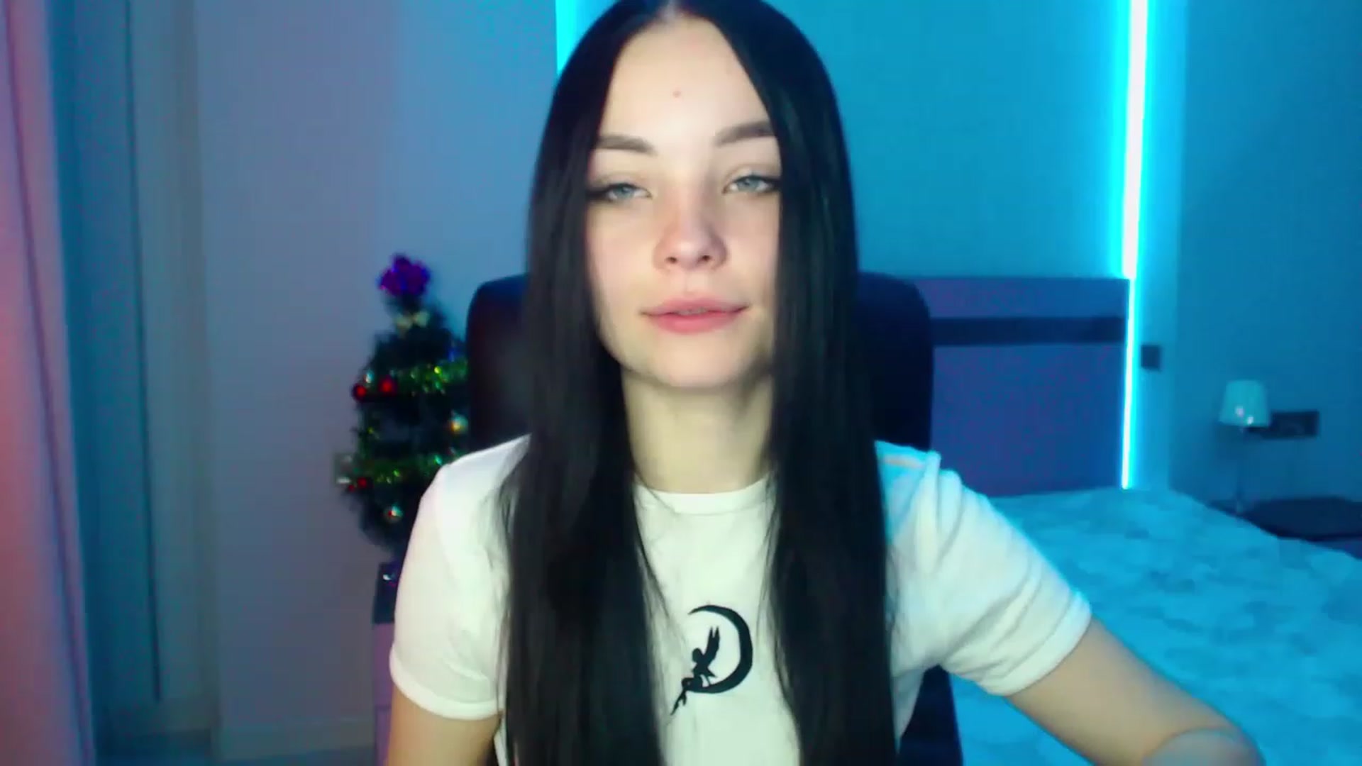 Gallery image thumbnail from SonyaOlsen's myfreecams stream on, 01/10/2023, 10:00 image 4 of 20