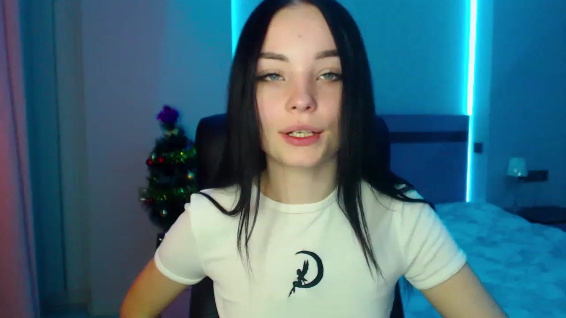Gallery image thumbnail from SonyaOlsen's myfreecams stream on, 01/10/2023, 10:00 image 16 of 20