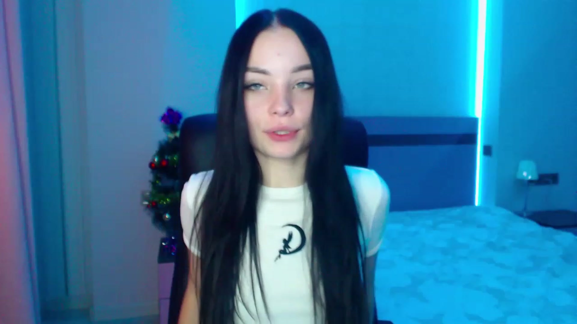 Gallery image thumbnail from SonyaOlsen's myfreecams stream on, 01/10/2023, 10:00 image 19 of 20