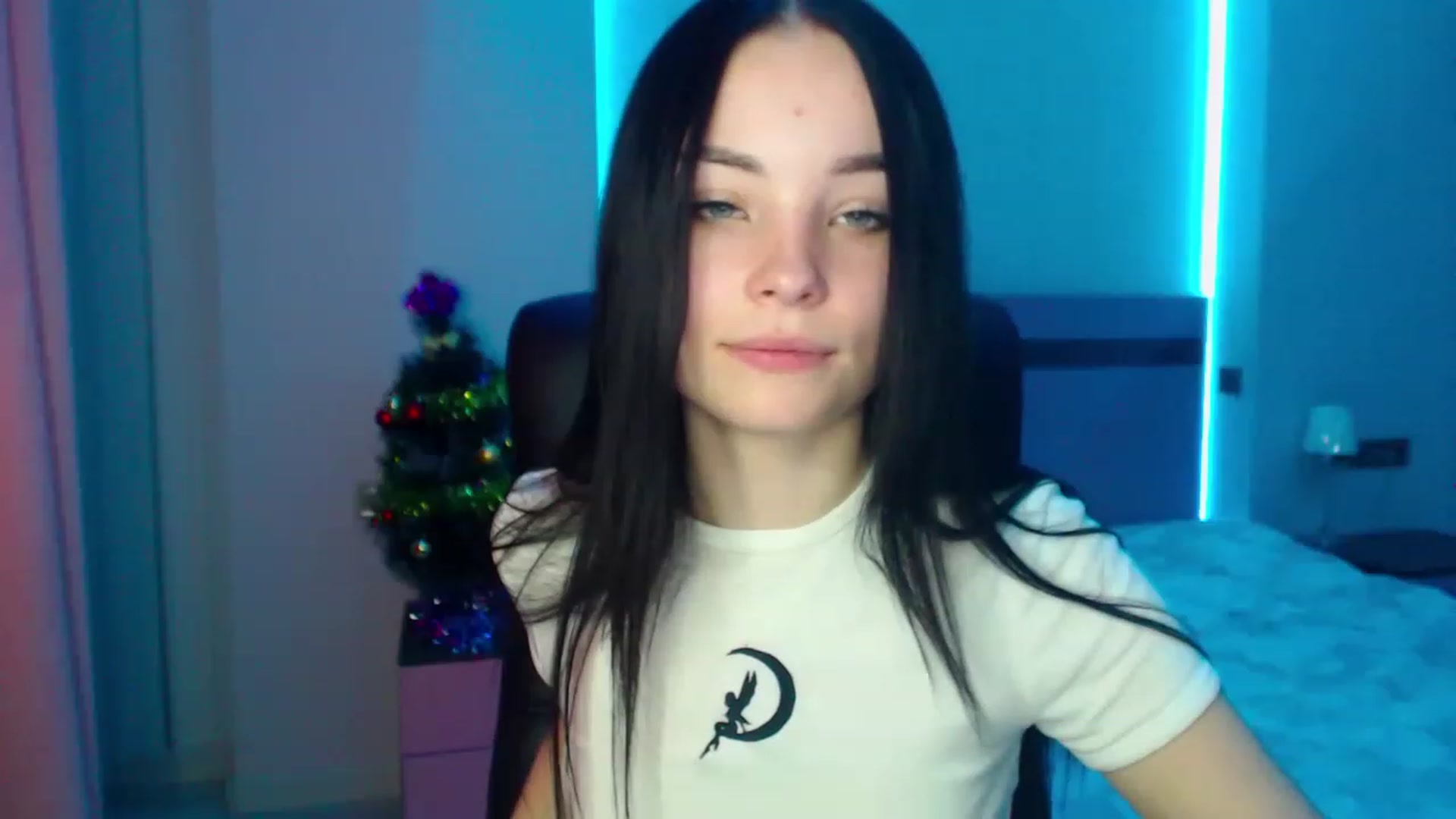 Gallery image thumbnail from SonyaOlsen's myfreecams stream on, 01/10/2023, 10:00 image 13 of 20