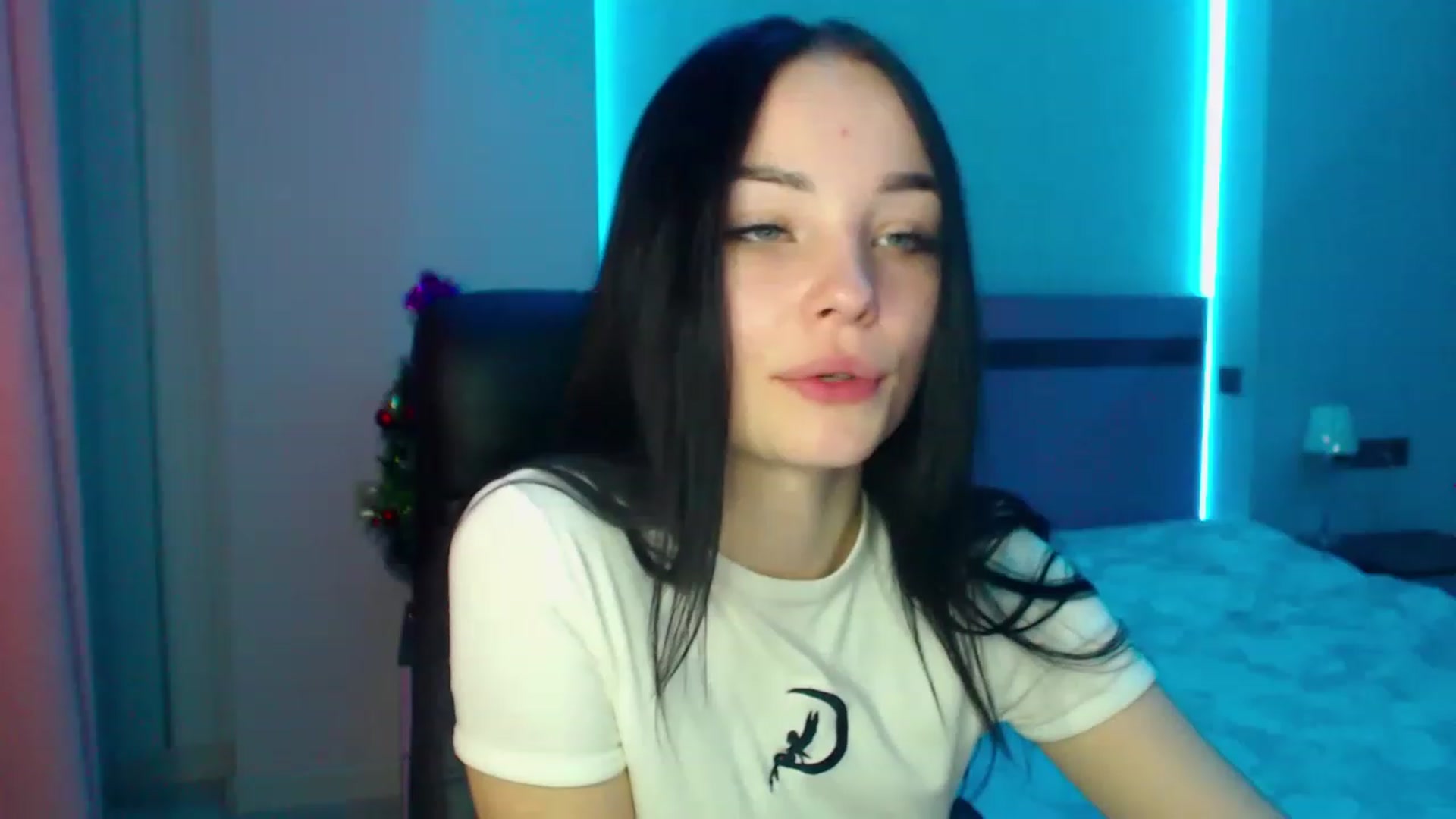 Gallery image thumbnail from SonyaOlsen's myfreecams stream on, 01/10/2023, 10:00 image 18 of 20