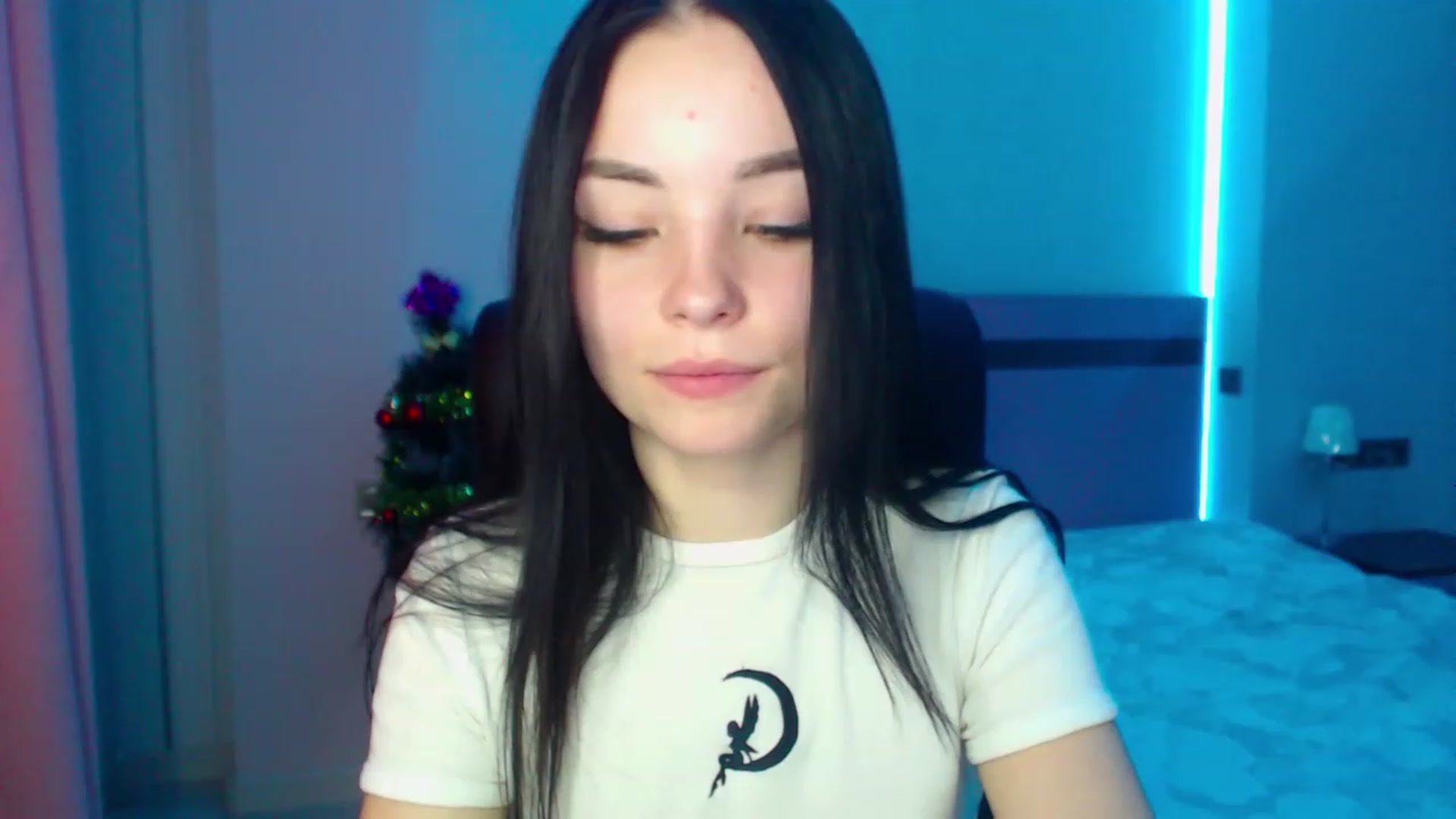 Gallery image thumbnail from SonyaOlsen's myfreecams stream on, 01/10/2023, 10:00 image 12 of 20