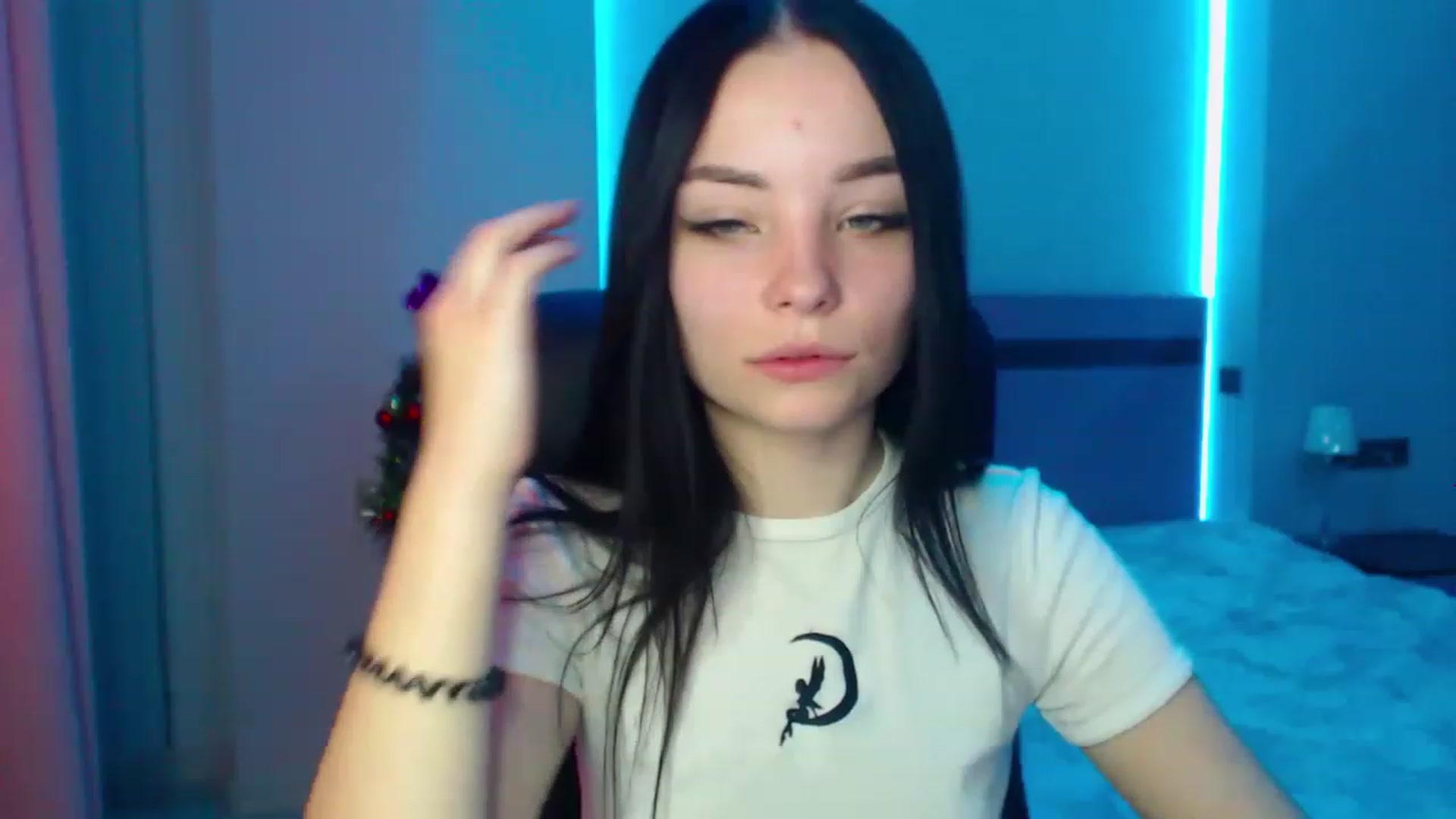 Gallery image thumbnail from SonyaOlsen's myfreecams stream on, 01/10/2023, 10:00 image 11 of 20