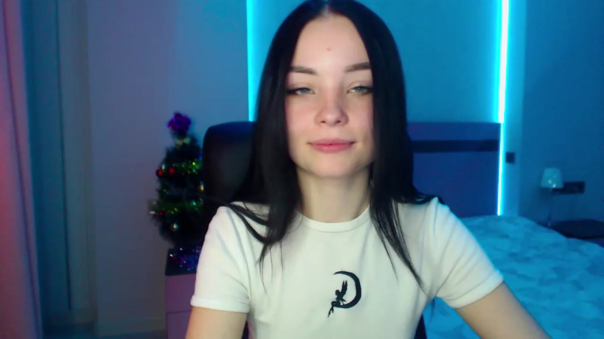 Gallery image thumbnail from SonyaOlsen's myfreecams stream on, 01/10/2023, 10:00 image 9 of 20