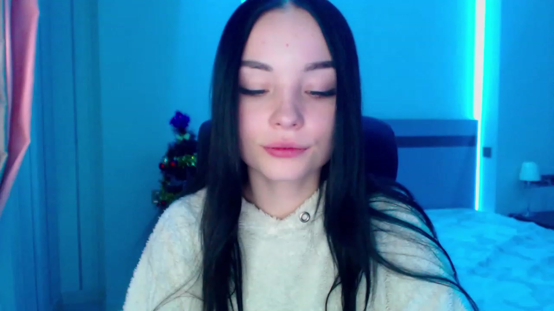 Gallery image thumbnail from SonyaOlsen's myfreecams stream on, 01/12/2023, 11:57 image 10 of 20