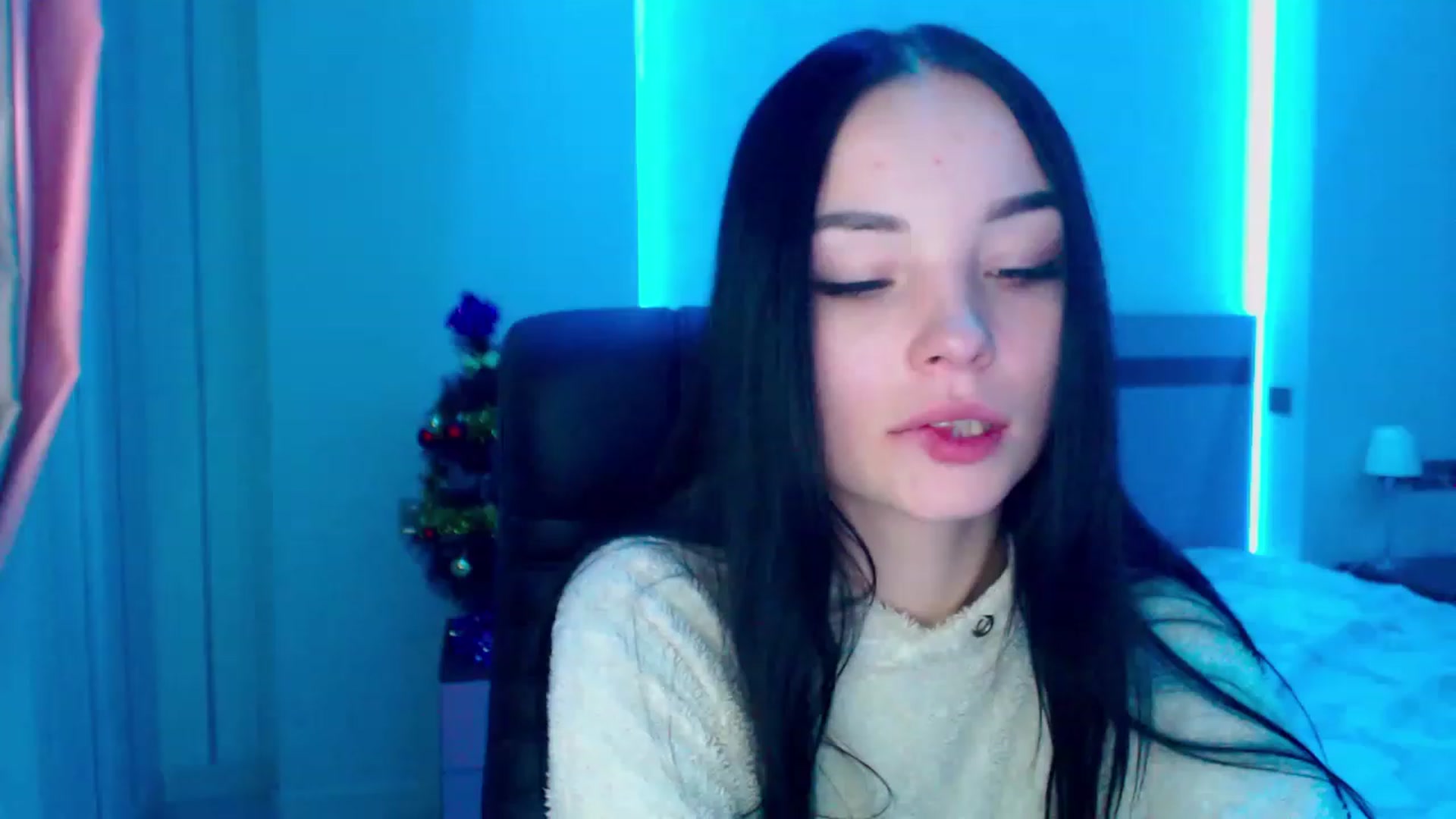 Gallery image thumbnail from SonyaOlsen's myfreecams stream on, 01/12/2023, 11:57 image 16 of 20