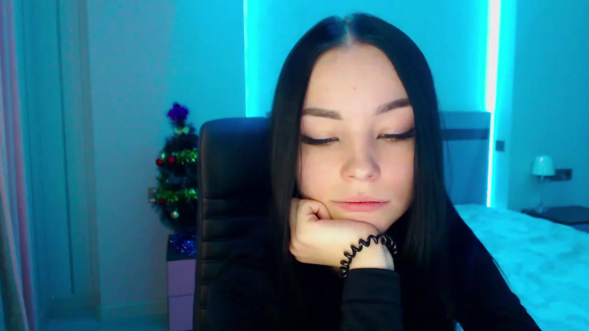 Gallery image thumbnail from SonyaOlsen's myfreecams stream on, 01/13/2023, 10:21 image 19 of 20