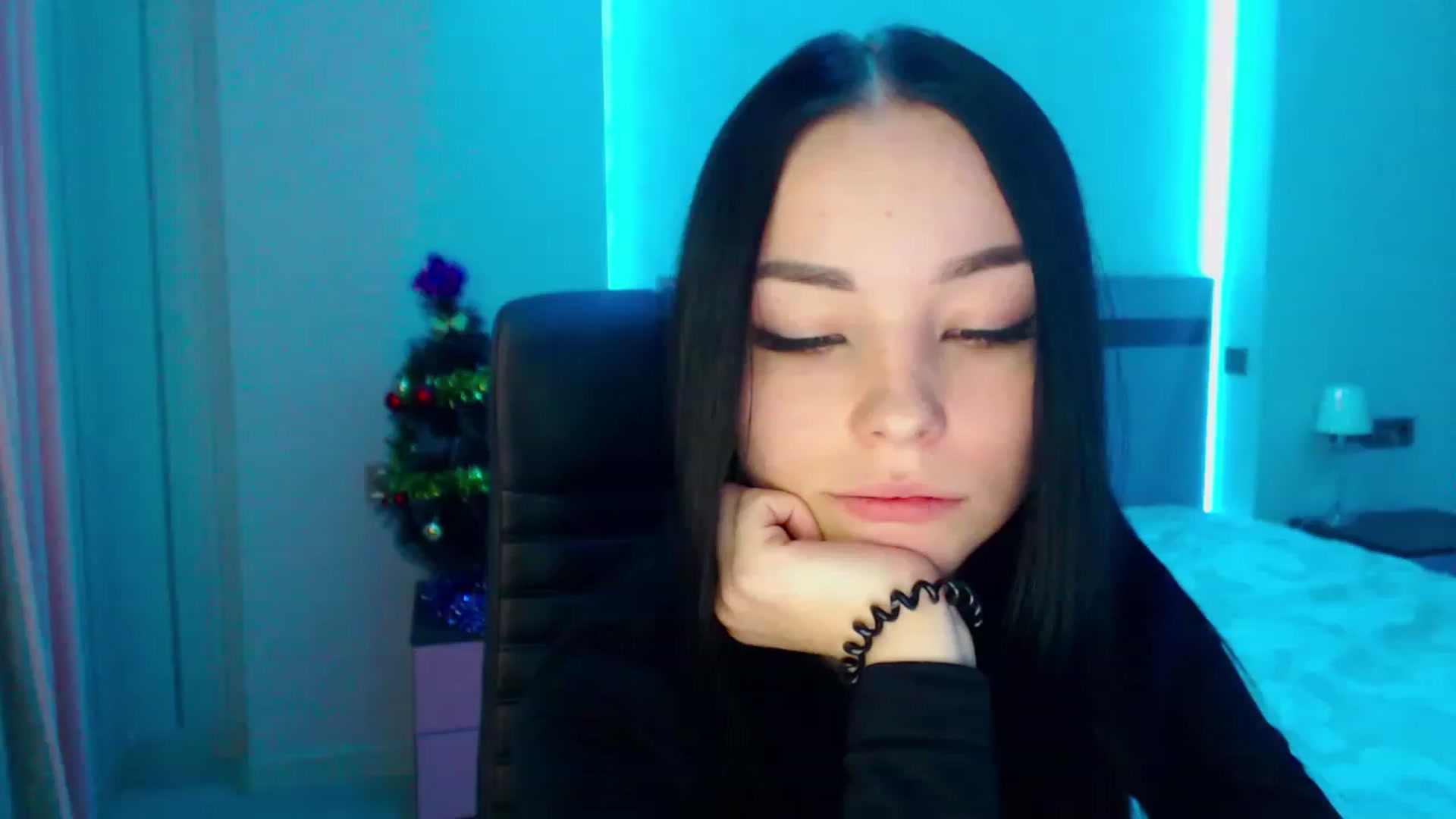 Gallery image thumbnail from SonyaOlsen's myfreecams stream on, 01/13/2023, 10:21 image 18 of 20