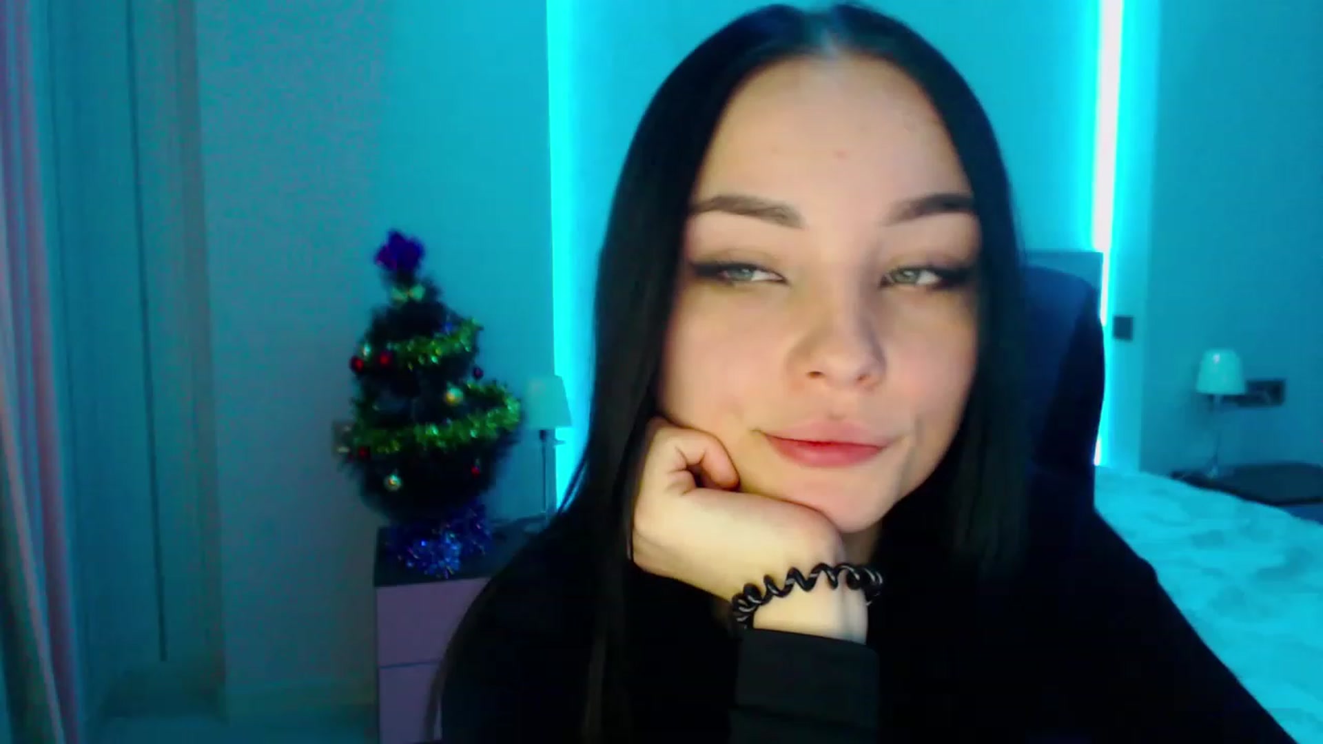 Gallery image thumbnail from SonyaOlsen's myfreecams stream on, 01/13/2023, 10:21 image 2 of 20