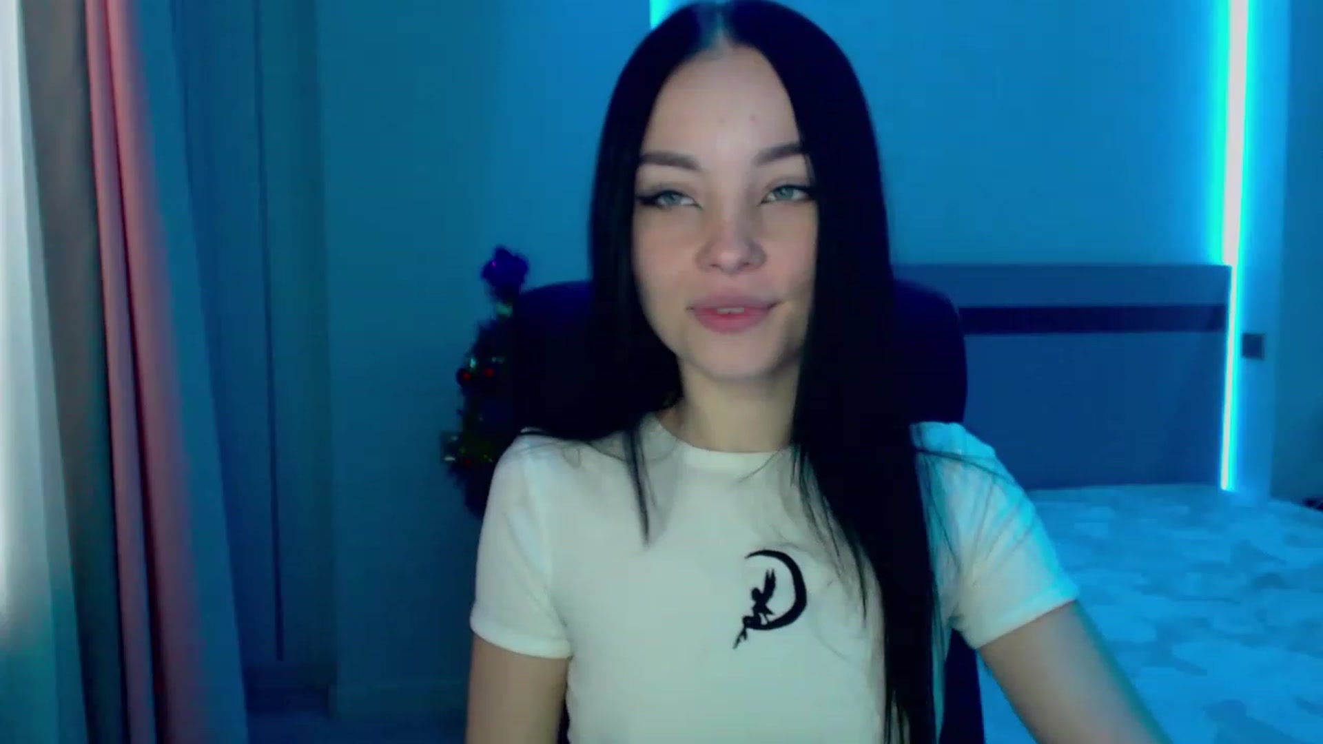 Gallery image thumbnail from SonyaOlsen's myfreecams stream on, 01/16/2023, 08:10 image 12 of 20