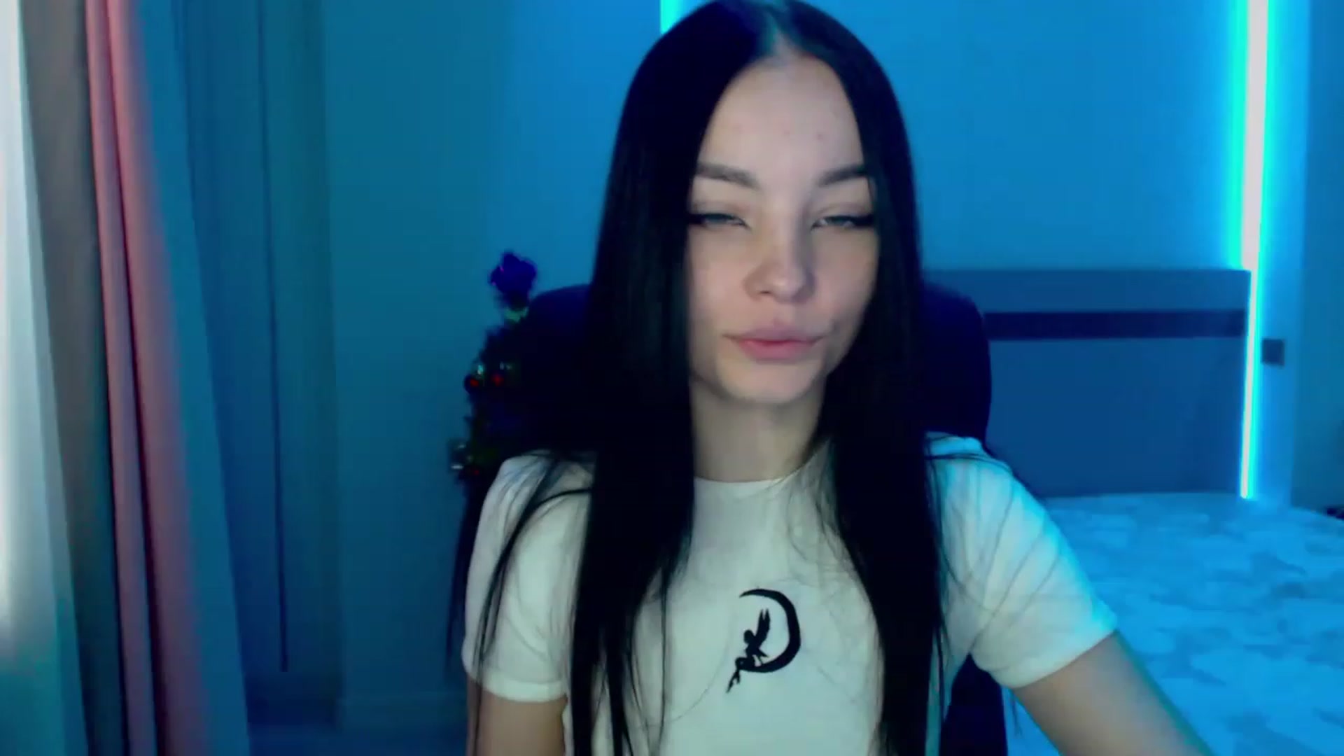Gallery image thumbnail from SonyaOlsen's myfreecams stream on, 01/16/2023, 08:10 image 5 of 20