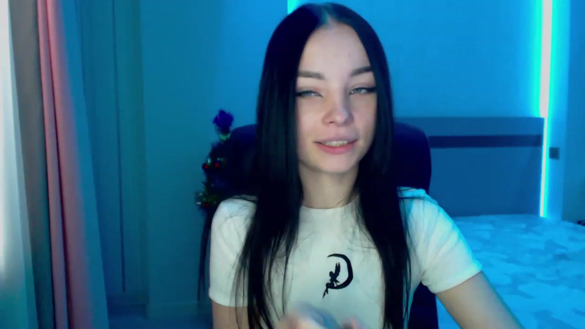 Gallery image thumbnail from SonyaOlsen's myfreecams stream on, 01/16/2023, 08:10 image 7 of 20