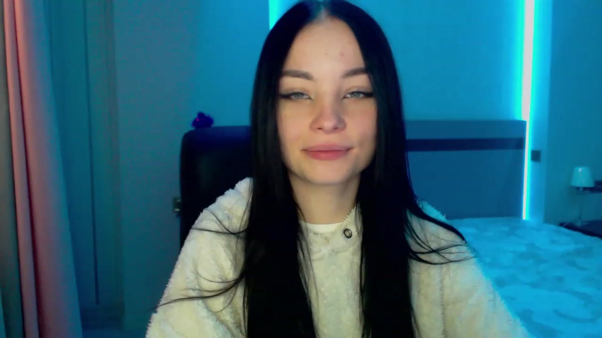 Gallery image thumbnail from SonyaOlsen's myfreecams stream on, 01/16/2023, 10:10 image 8 of 20