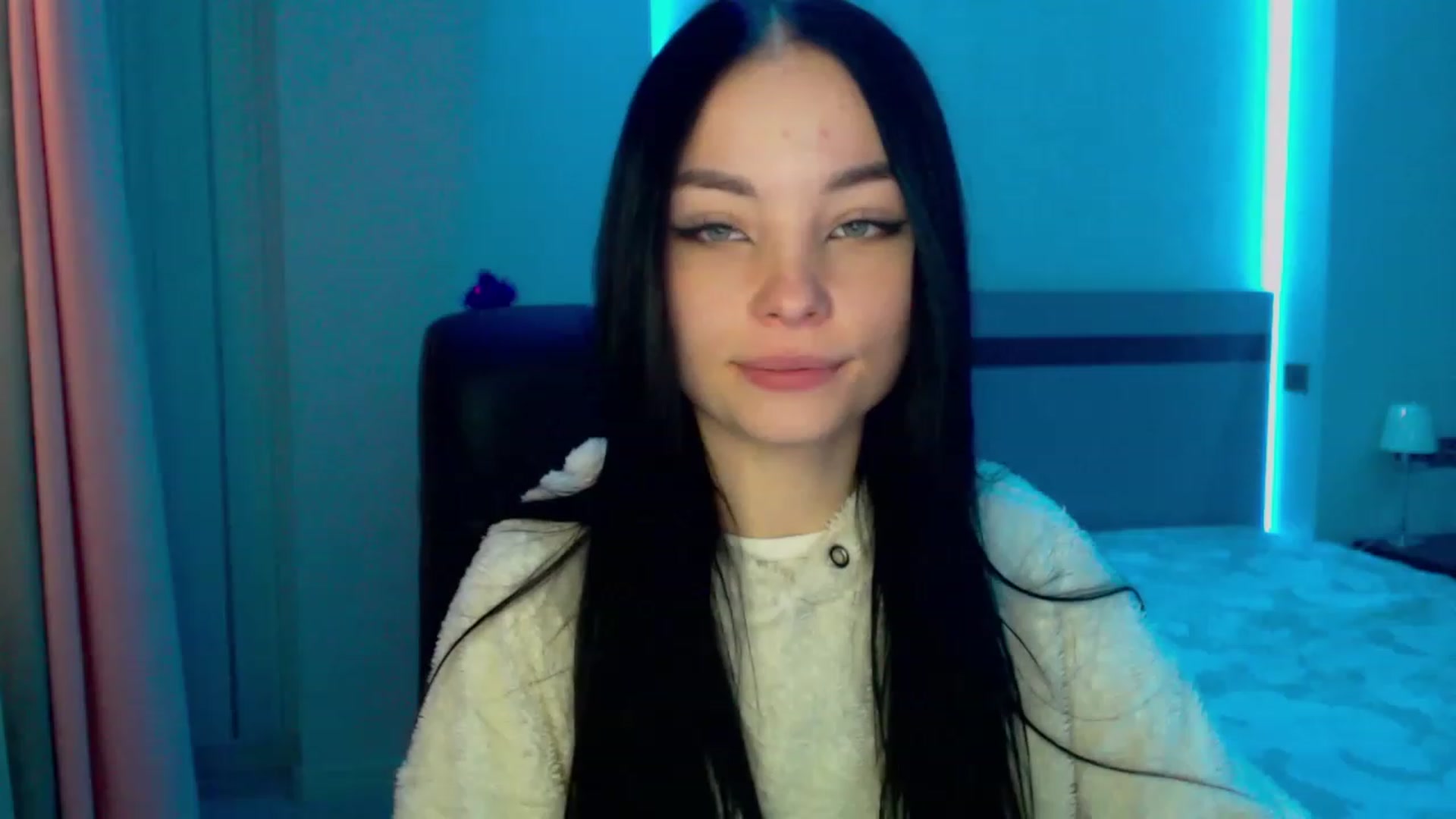 Gallery image thumbnail from SonyaOlsen's myfreecams stream on, 01/16/2023, 10:10 image 7 of 20