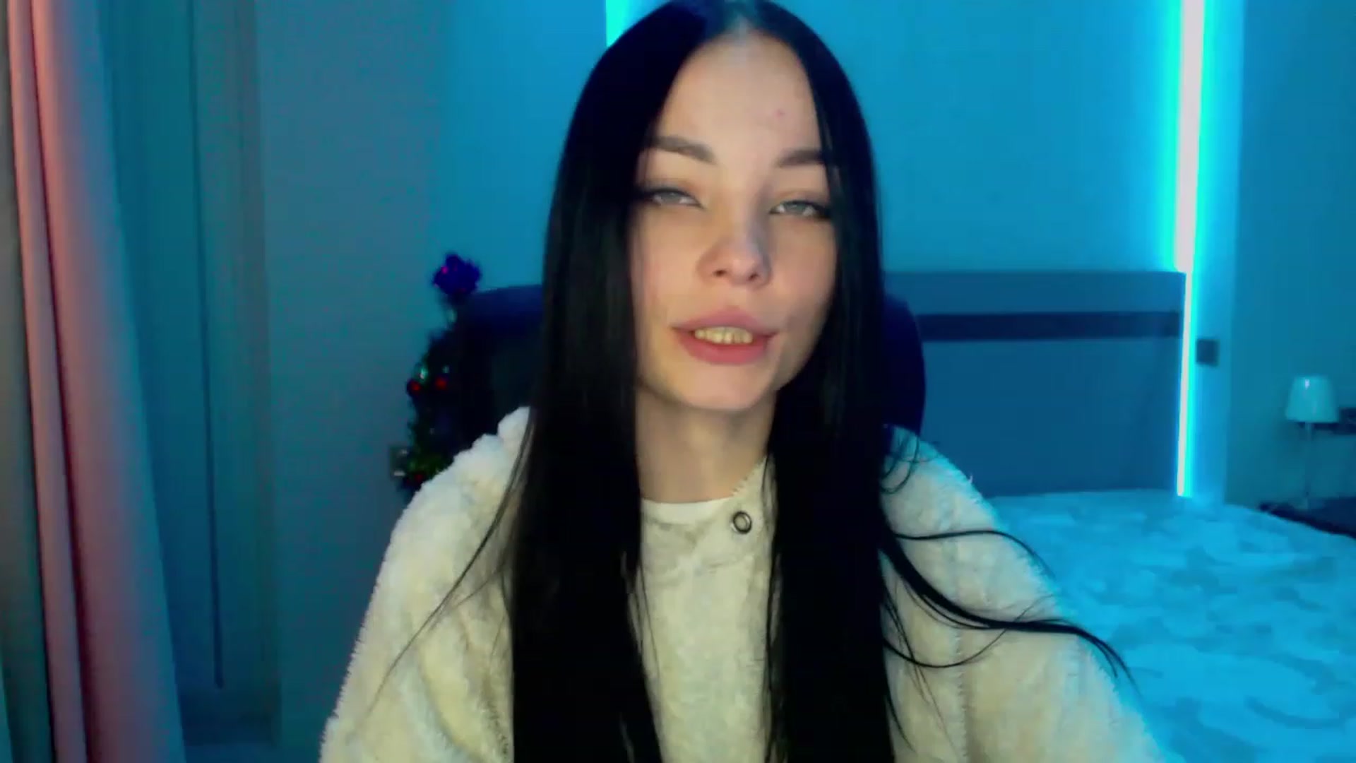 Gallery image thumbnail from SonyaOlsen's myfreecams stream on, 01/16/2023, 10:10 image 10 of 20