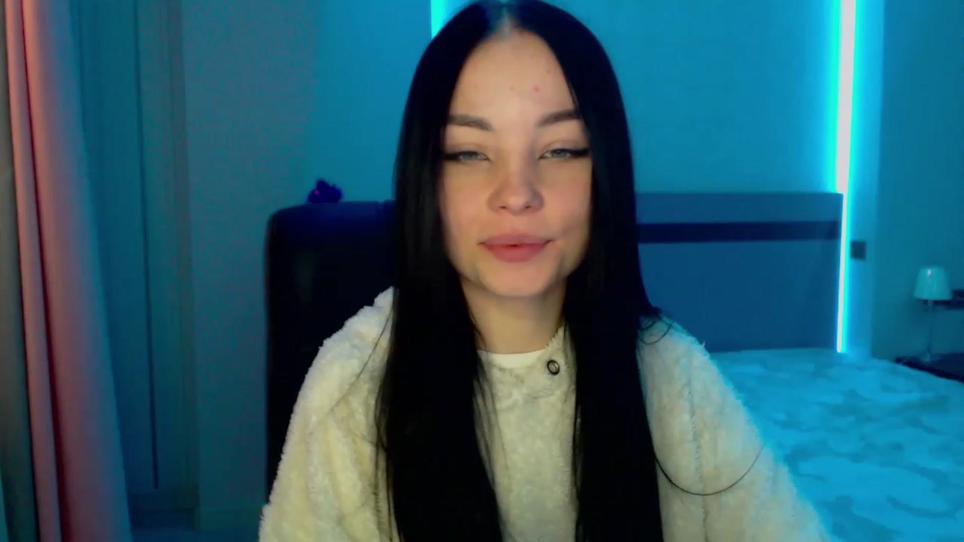 Gallery image thumbnail from SonyaOlsen's myfreecams stream on, 01/16/2023, 10:10 image 12 of 20